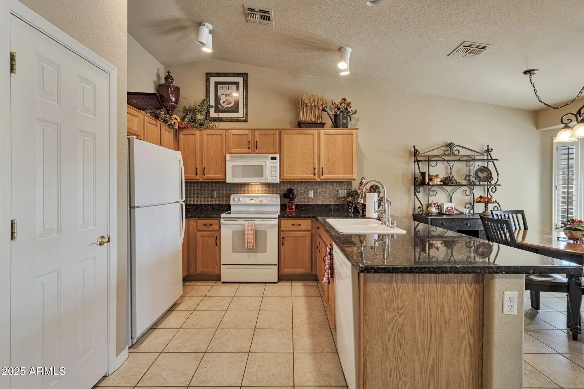 Property Slideshow image 5 of 14 | 3451 e torrey pines ln, Chandler, AZ, 85249