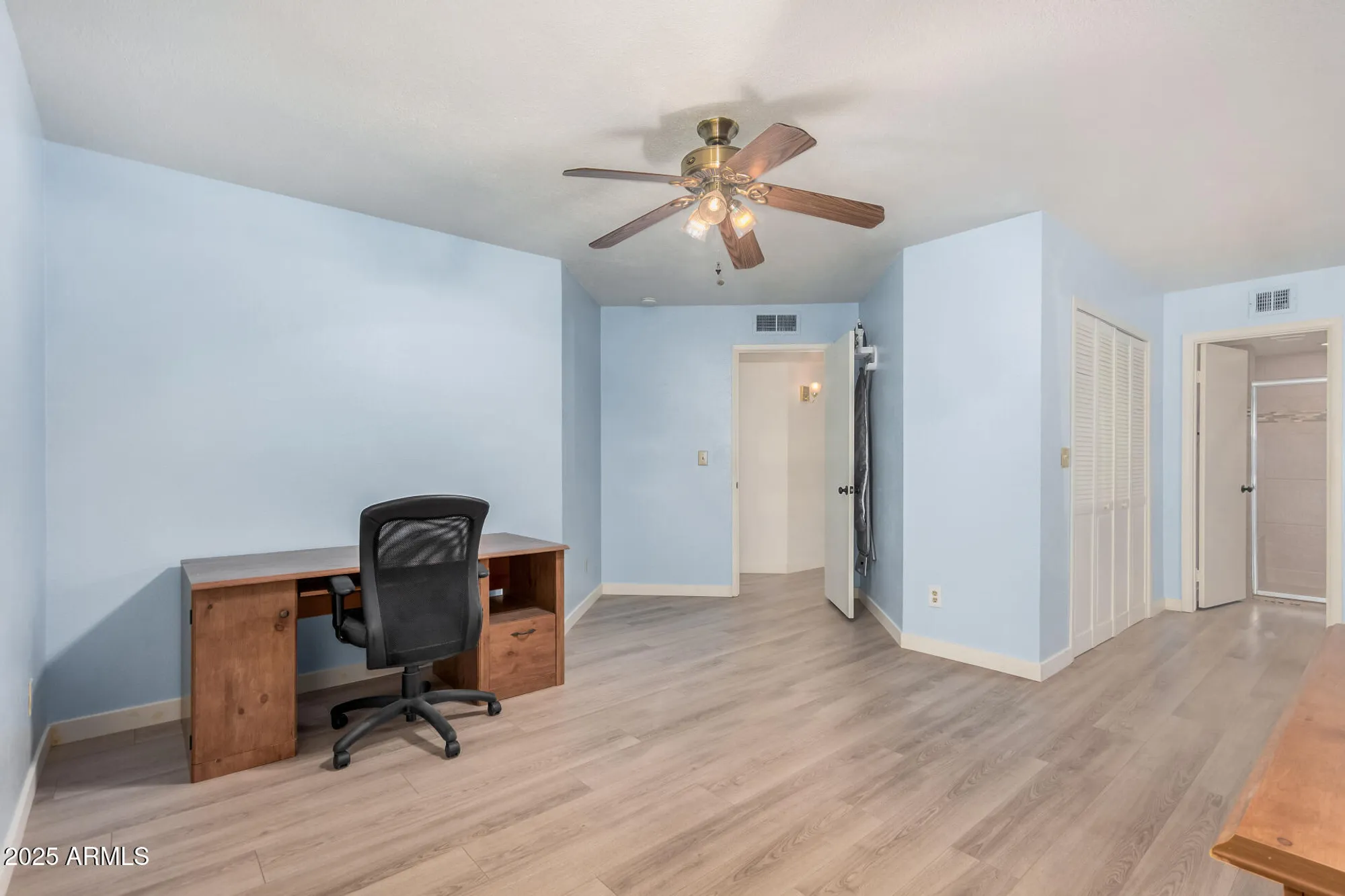 Property Slideshow image 16 of 20 | 12333 s shoshoni dr, Phoenix, AZ, 85044