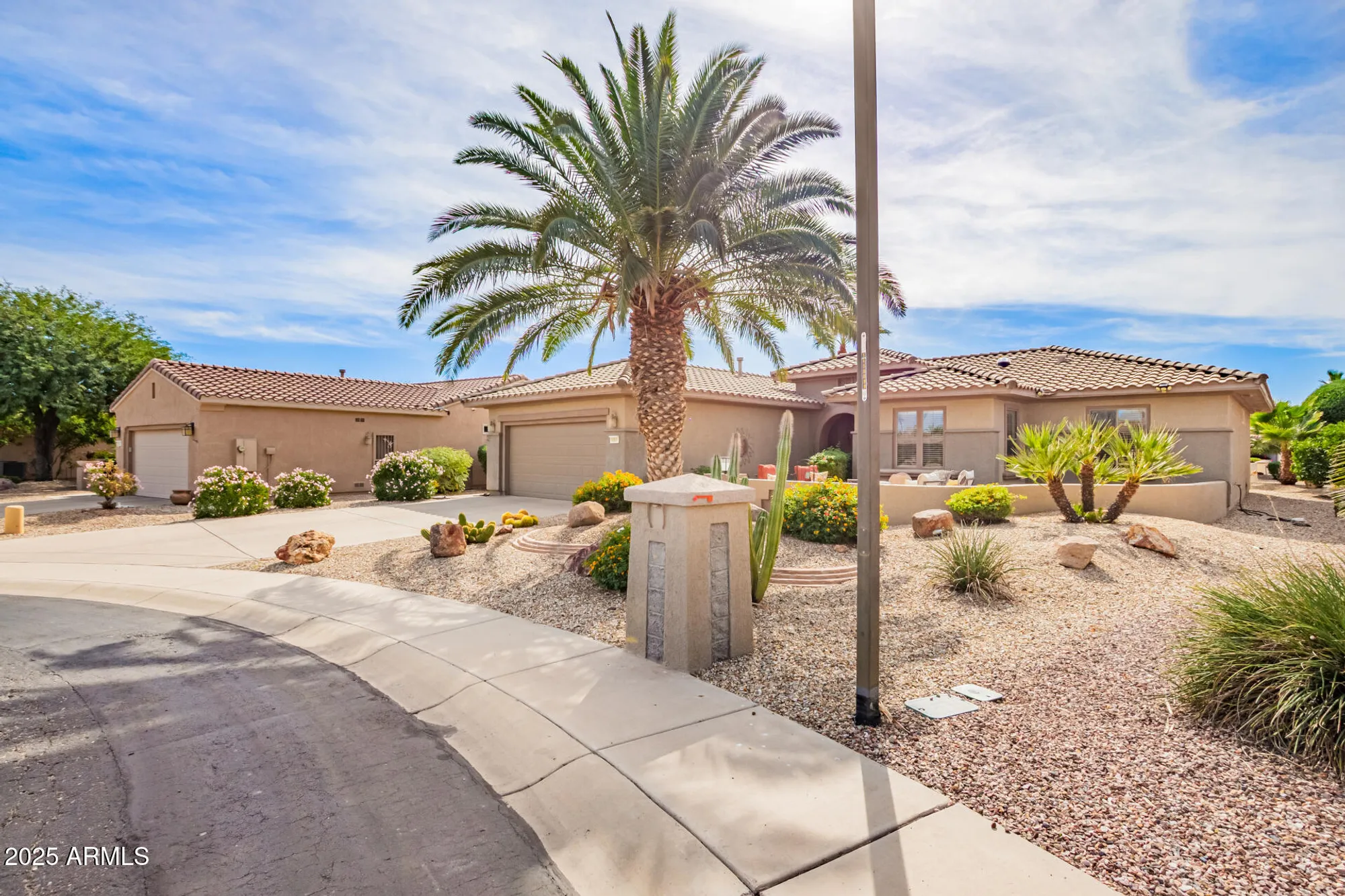 Property Slideshow image 3 of 32 | 16651 w stonecreek ct, Surprise, AZ, 85387