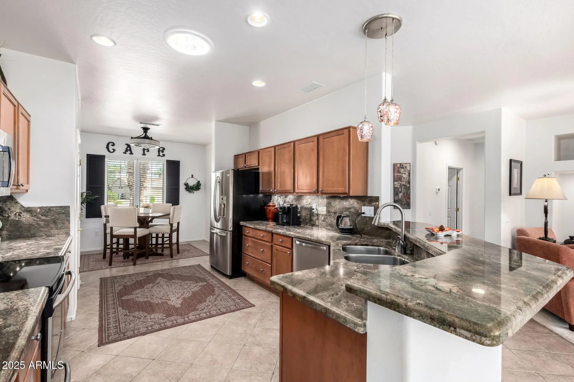 Property Slideshow image 13 of 32 | 16651 w stonecreek ct, Surprise, AZ, 85387