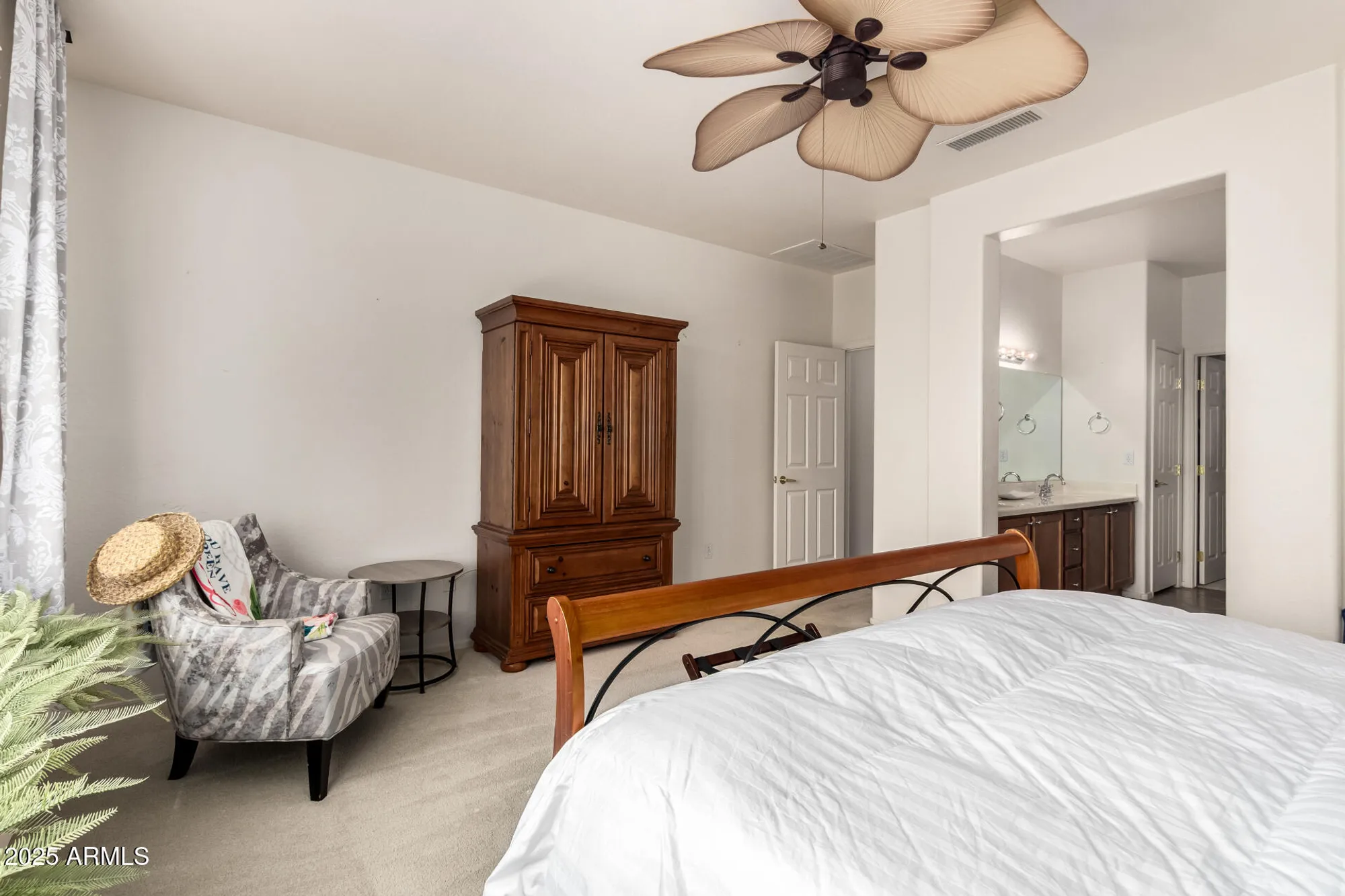 Property Slideshow image 15 of 32 | 16651 w stonecreek ct, Surprise, AZ, 85387