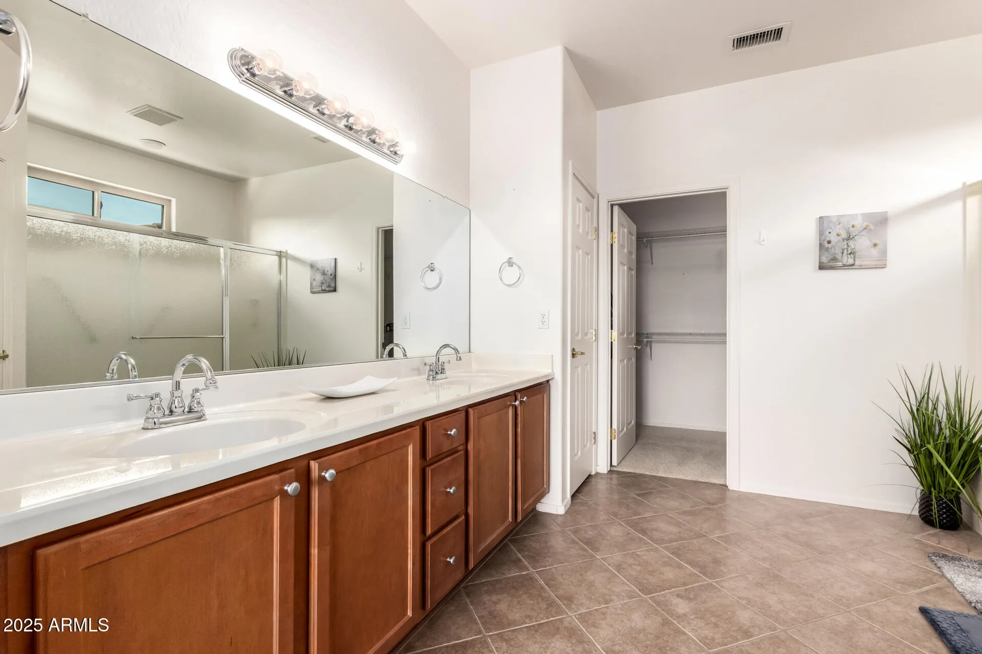 Property Slideshow image 17 of 32 | 16651 w stonecreek ct, Surprise, AZ, 85387