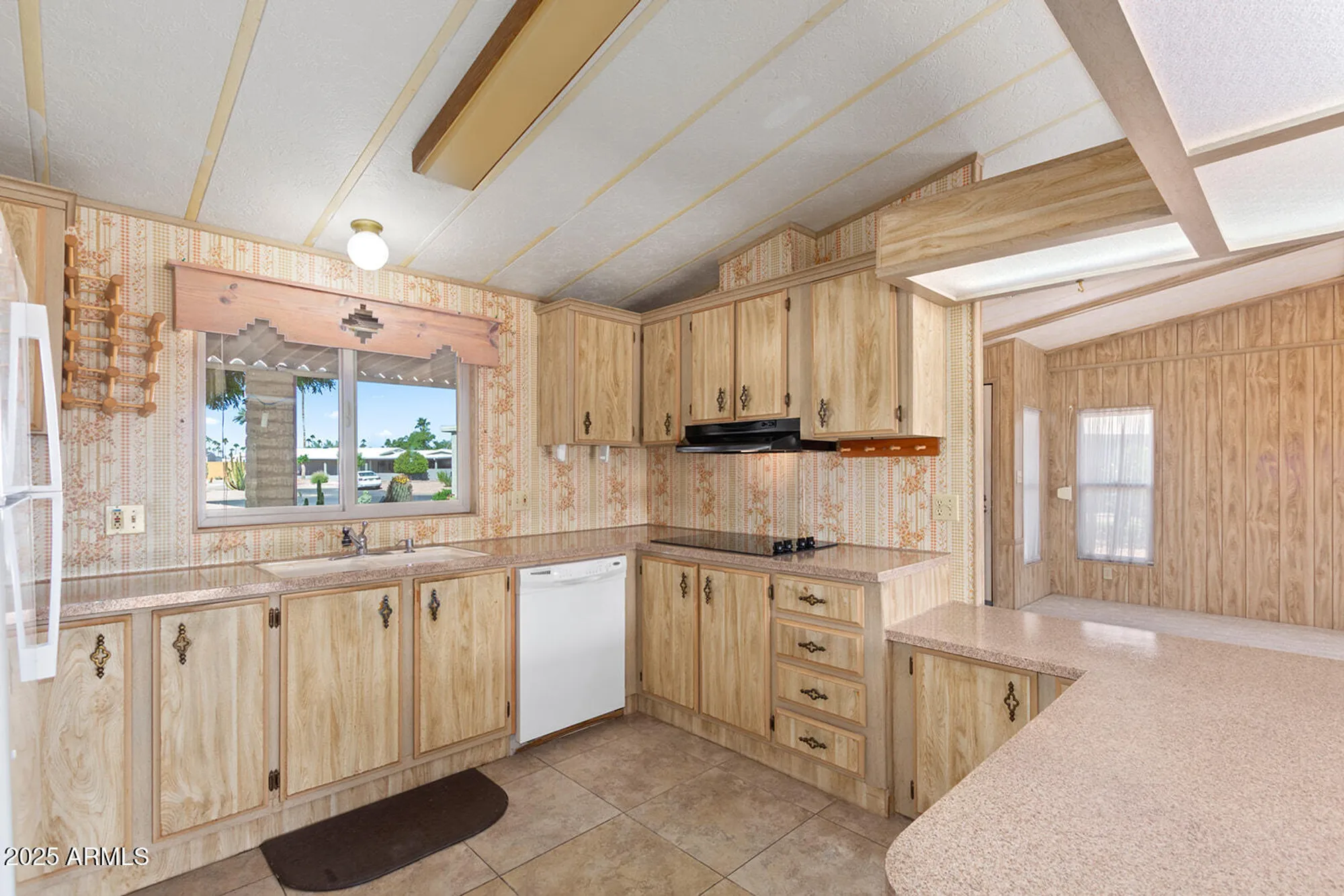 Property Slideshow image 8 of 24 | 7727 e calypso ave, Mesa, AZ, 85208