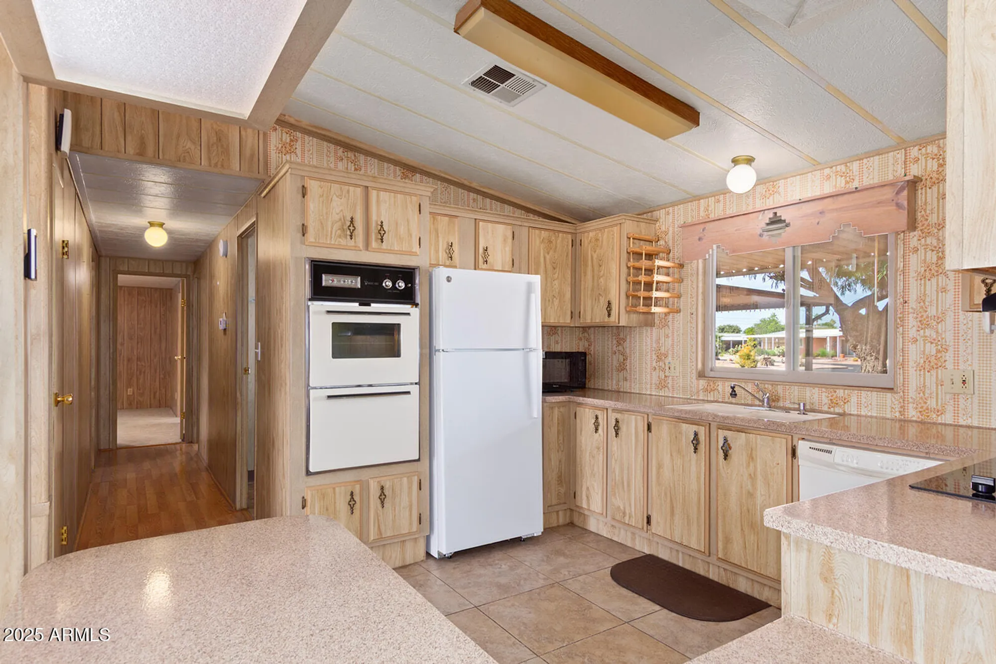 Property Slideshow image 9 of 24 | 7727 e calypso ave, Mesa, AZ, 85208