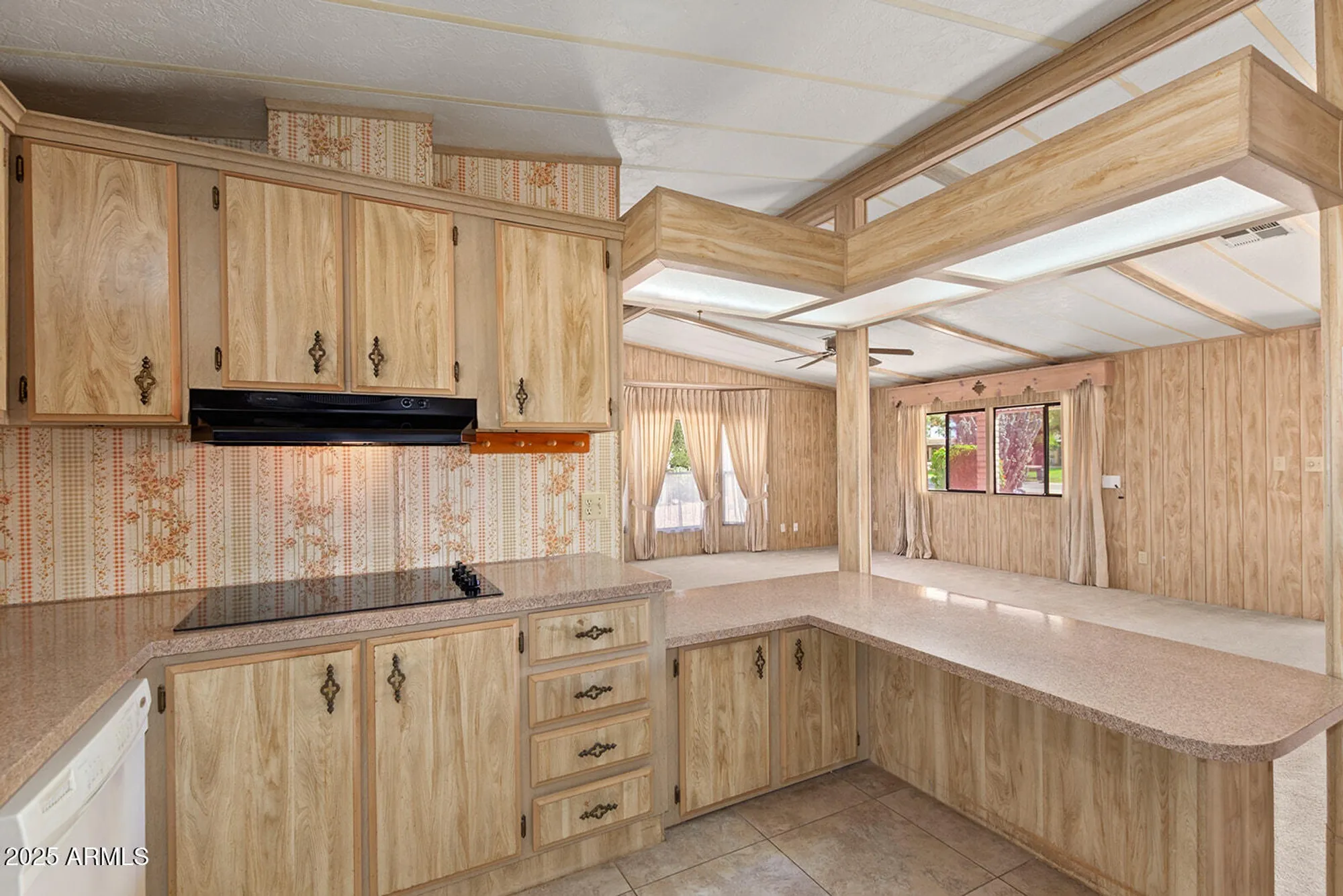 Property Slideshow image 7 of 24 | 7727 e calypso ave, Mesa, AZ, 85208