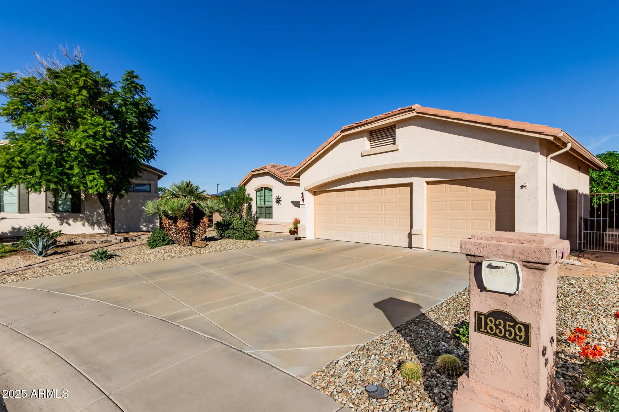 Property Slideshow image 2 of 39 | 18359 n linkletter ln, Surprise, AZ, 85374