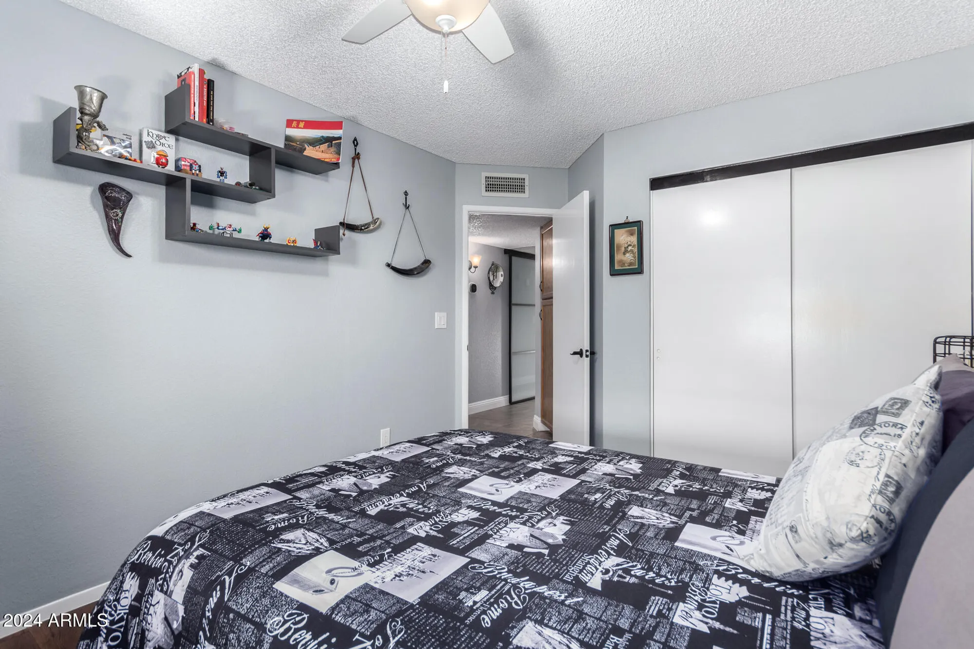 Property Slideshow image 22 of 86 | 12326 s shoshoni dr, Phoenix, AZ, 85044