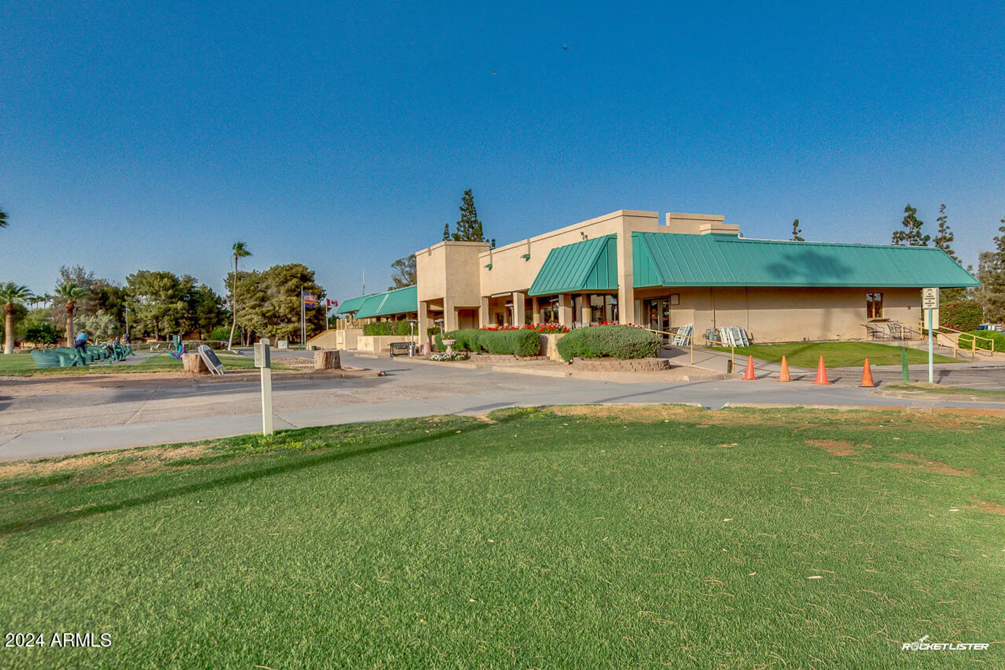 Property Slideshow image 72 of 86 | 12326 s shoshoni dr, Phoenix, AZ, 85044