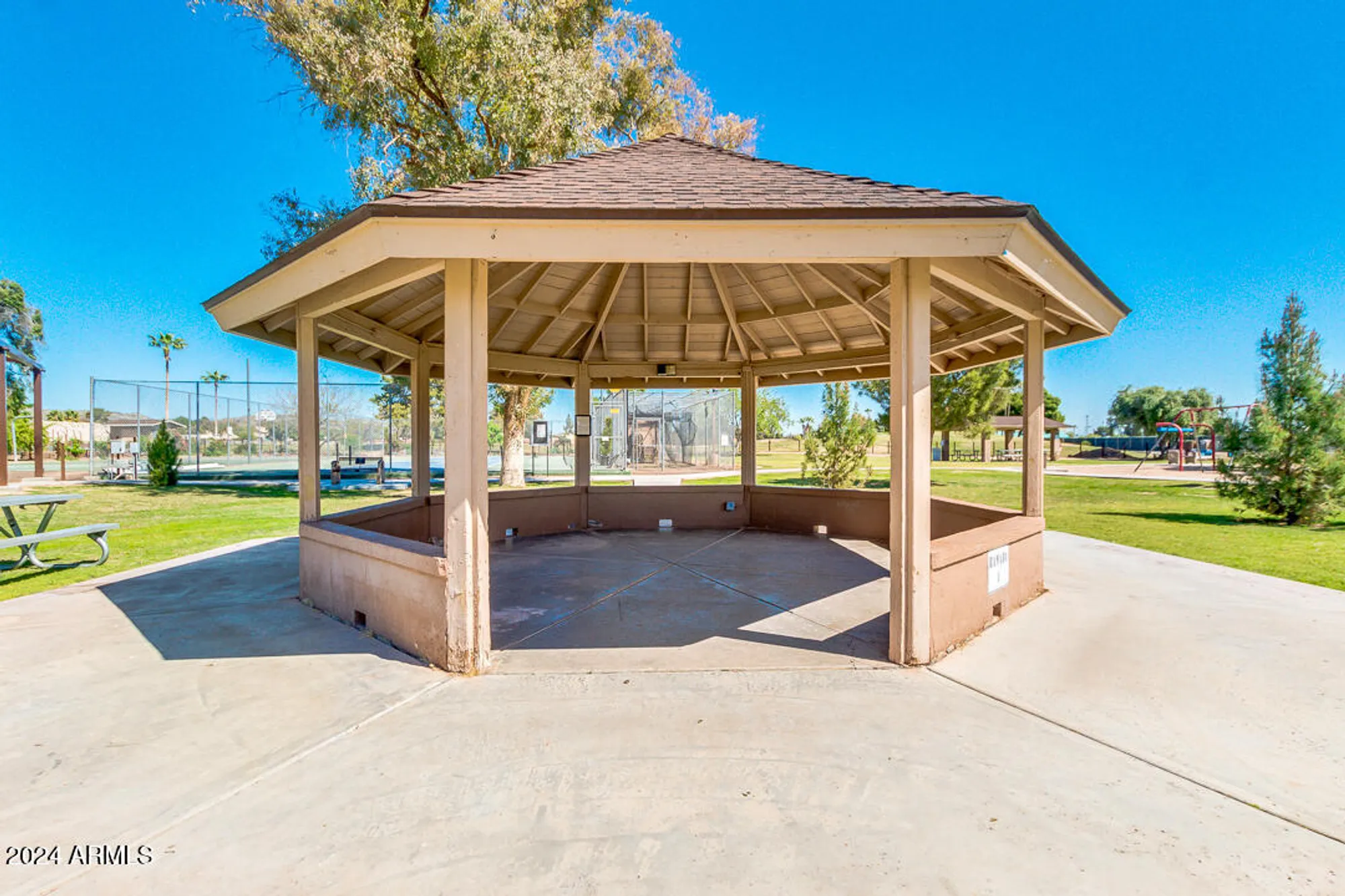 Property Slideshow image 76 of 86 | 12326 s shoshoni dr, Phoenix, AZ, 85044