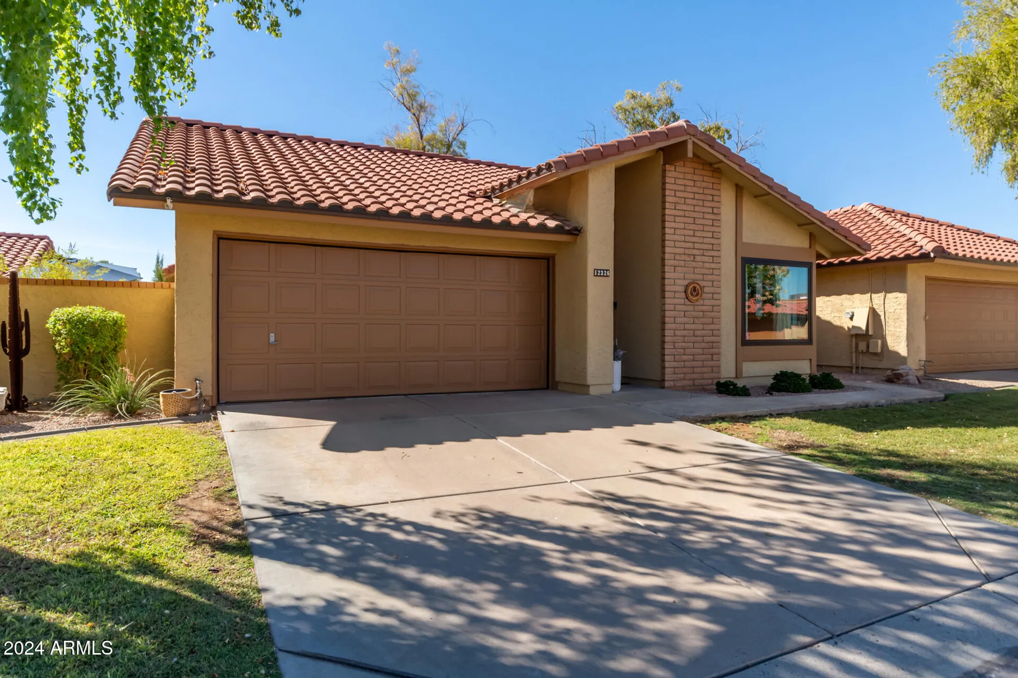 Property Slideshow image 1 of 86 | 12326 s shoshoni dr, Phoenix, AZ, 85044