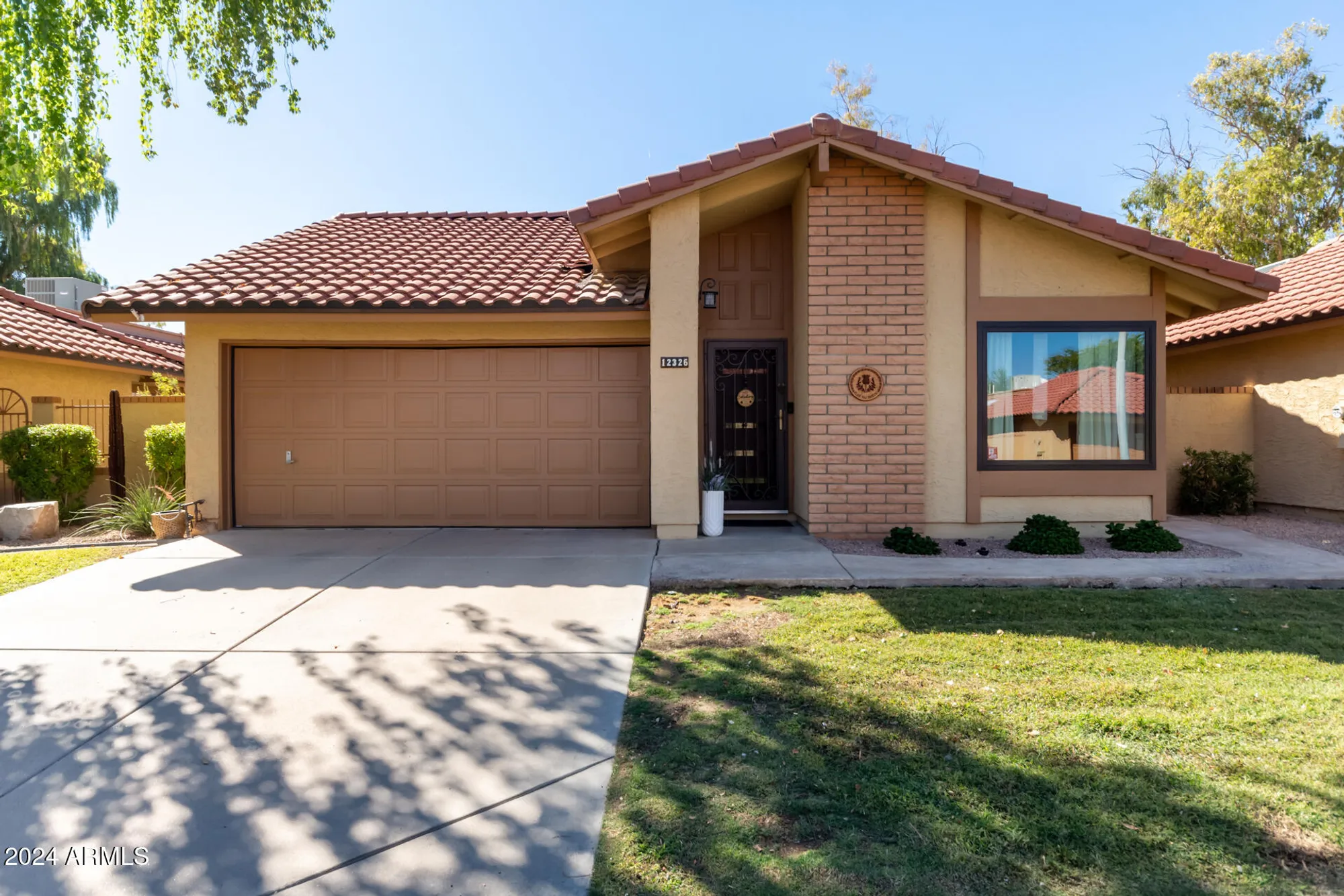 Property Slideshow image 2 of 86 | 12326 s shoshoni dr, Phoenix, AZ, 85044