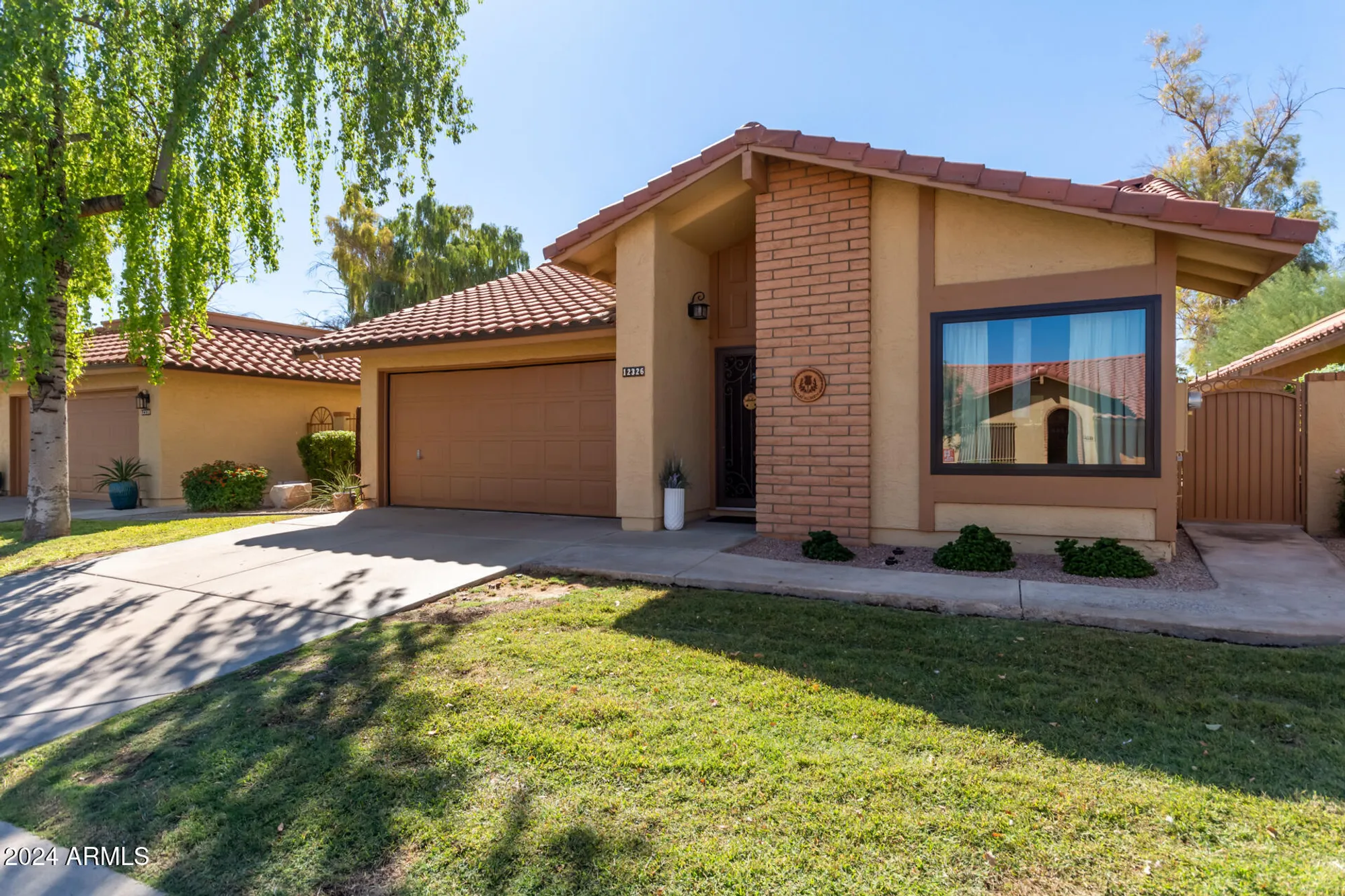 Property Slideshow image 3 of 86 | 12326 s shoshoni dr, Phoenix, AZ, 85044