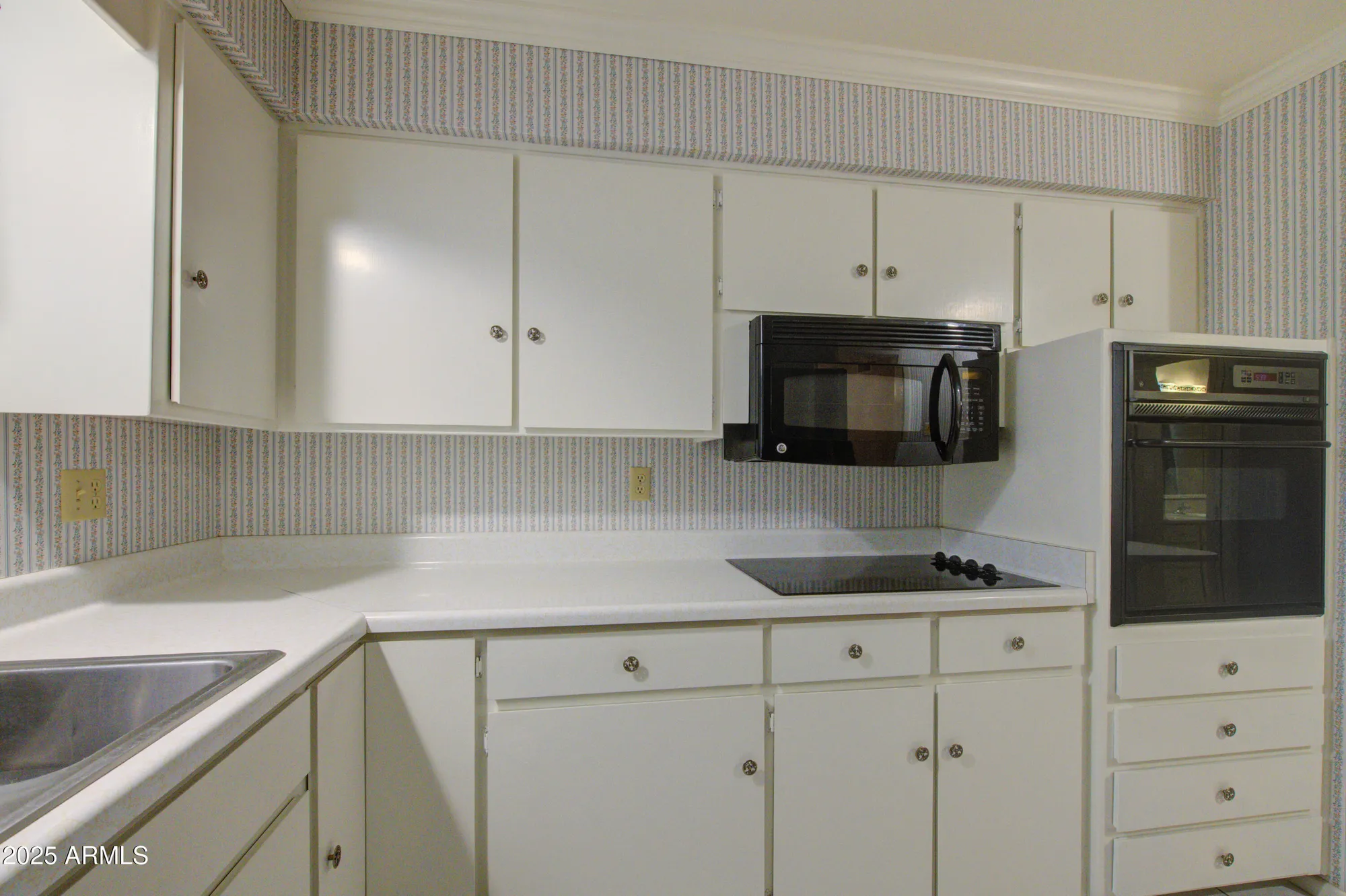 Property Slideshow image 12 of 39 | 6328 e dallas st, Mesa, AZ, 85205