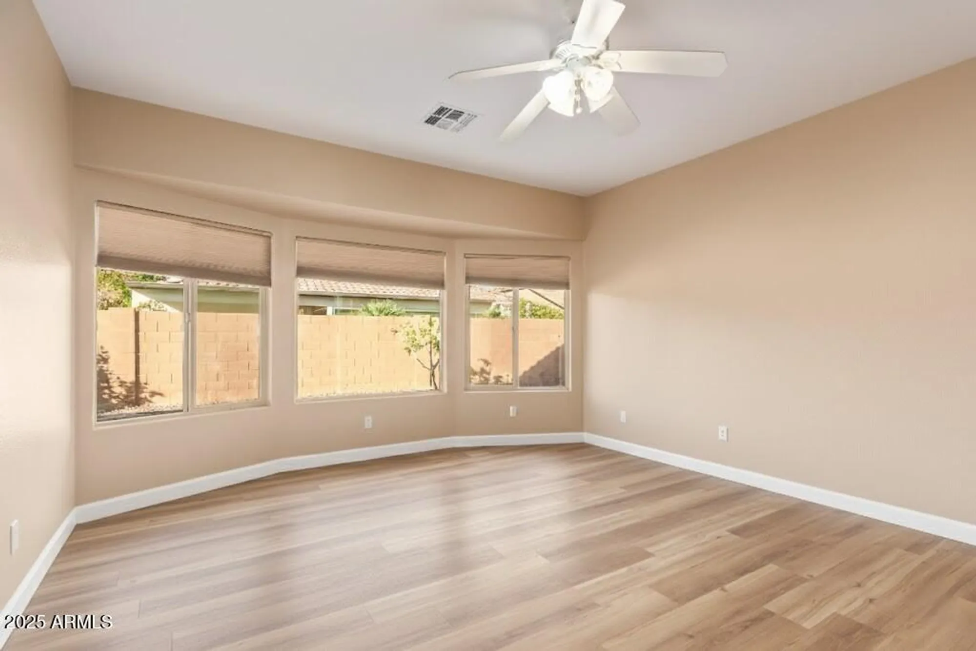 Property Slideshow image 15 of 36 | 3544 e county down dr, Chandler, AZ, 85249