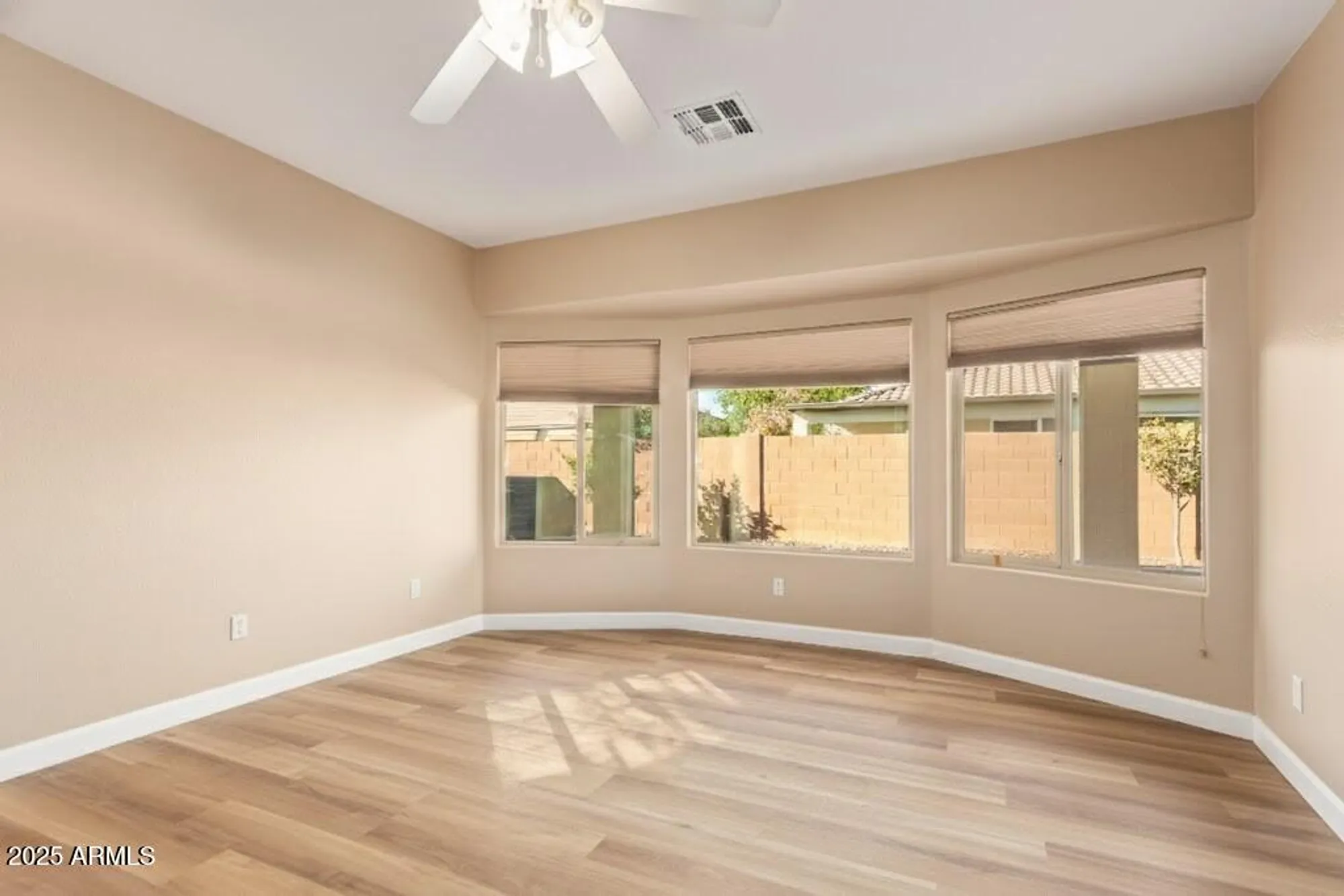 Property Slideshow image 16 of 36 | 3544 e county down dr, Chandler, AZ, 85249