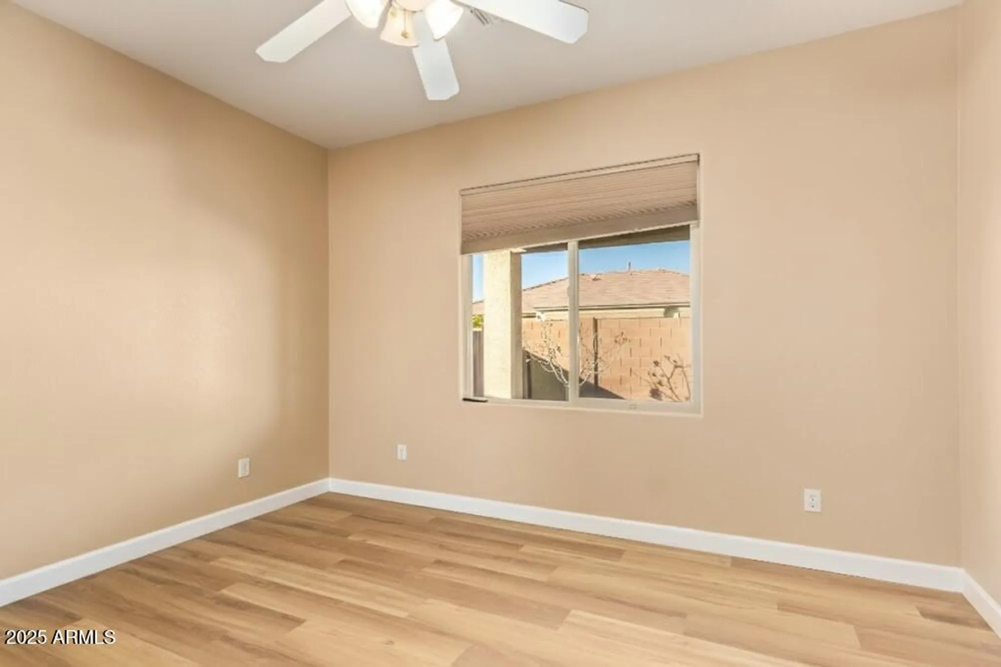 Property Slideshow image 19 of 36 | 3544 e county down dr, Chandler, AZ, 85249