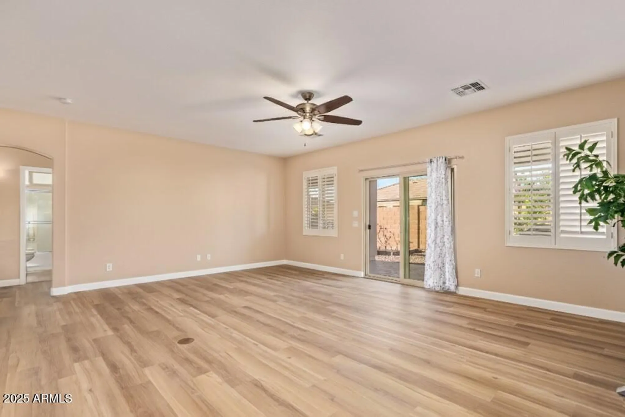 Property Slideshow image 8 of 36 | 3544 e county down dr, Chandler, AZ, 85249