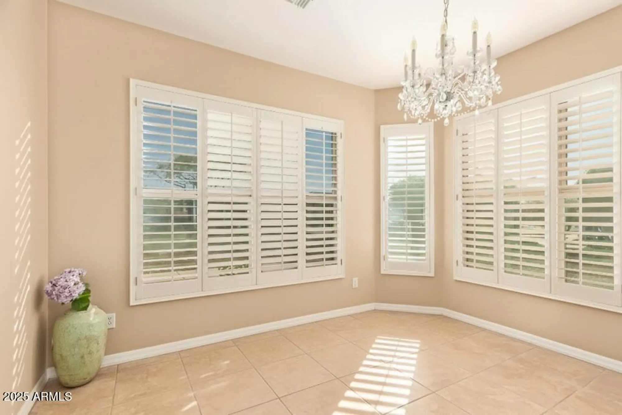 Property Slideshow image 14 of 36 | 3544 e county down dr, Chandler, AZ, 85249