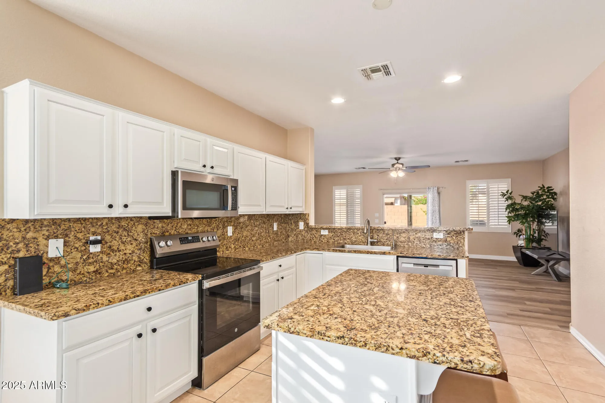 Property Slideshow image 3 of 36 | 3544 e county down dr, Chandler, AZ, 85249