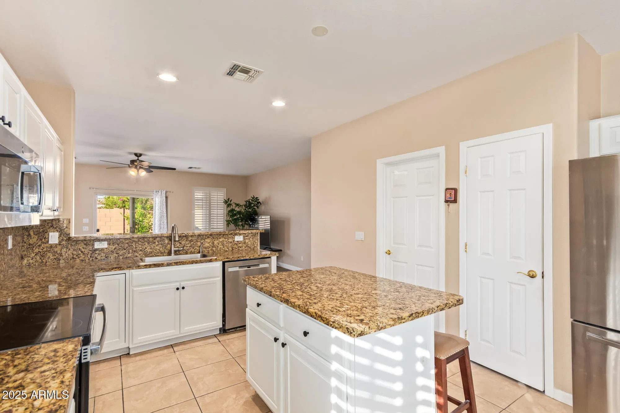 Property Slideshow image 4 of 36 | 3544 e county down dr, Chandler, AZ, 85249
