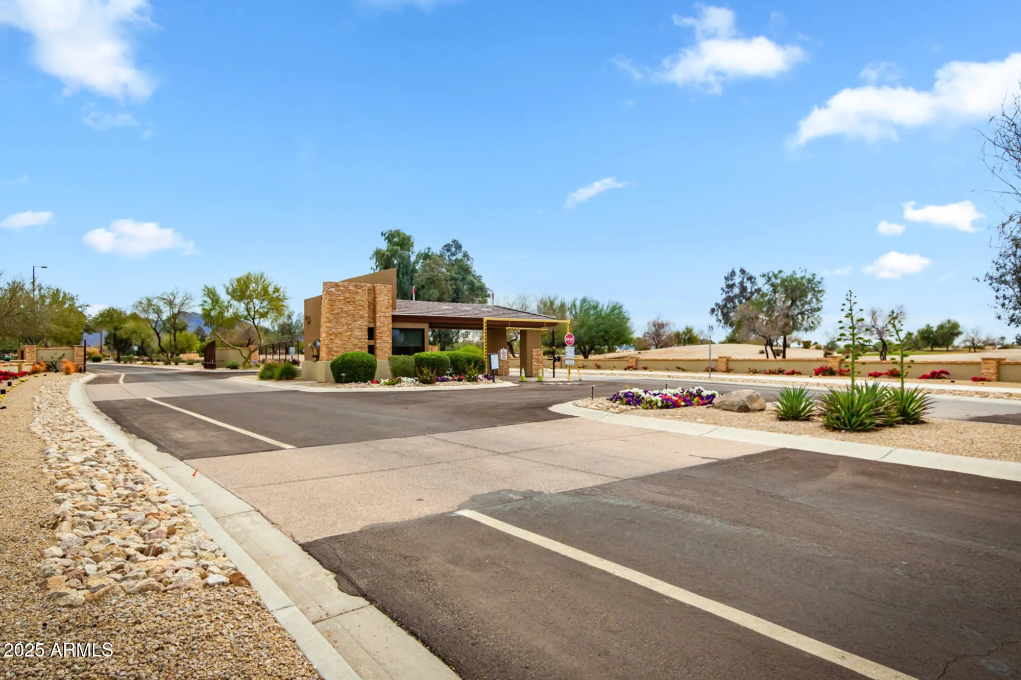 Property Slideshow image 34 of 36 | 3544 e county down dr, Chandler, AZ, 85249