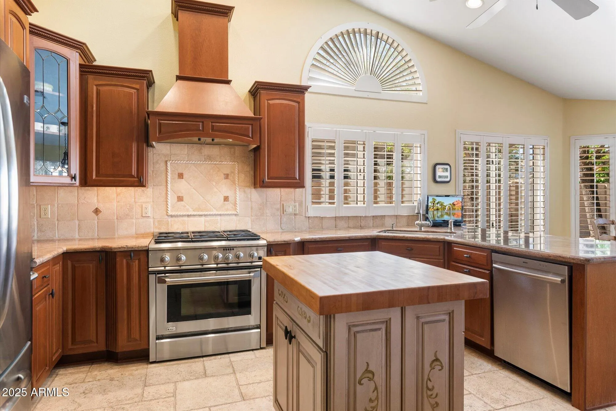 Property Slideshow image 11 of 31 | 8960 w kerry ln, Peoria, AZ, 85382