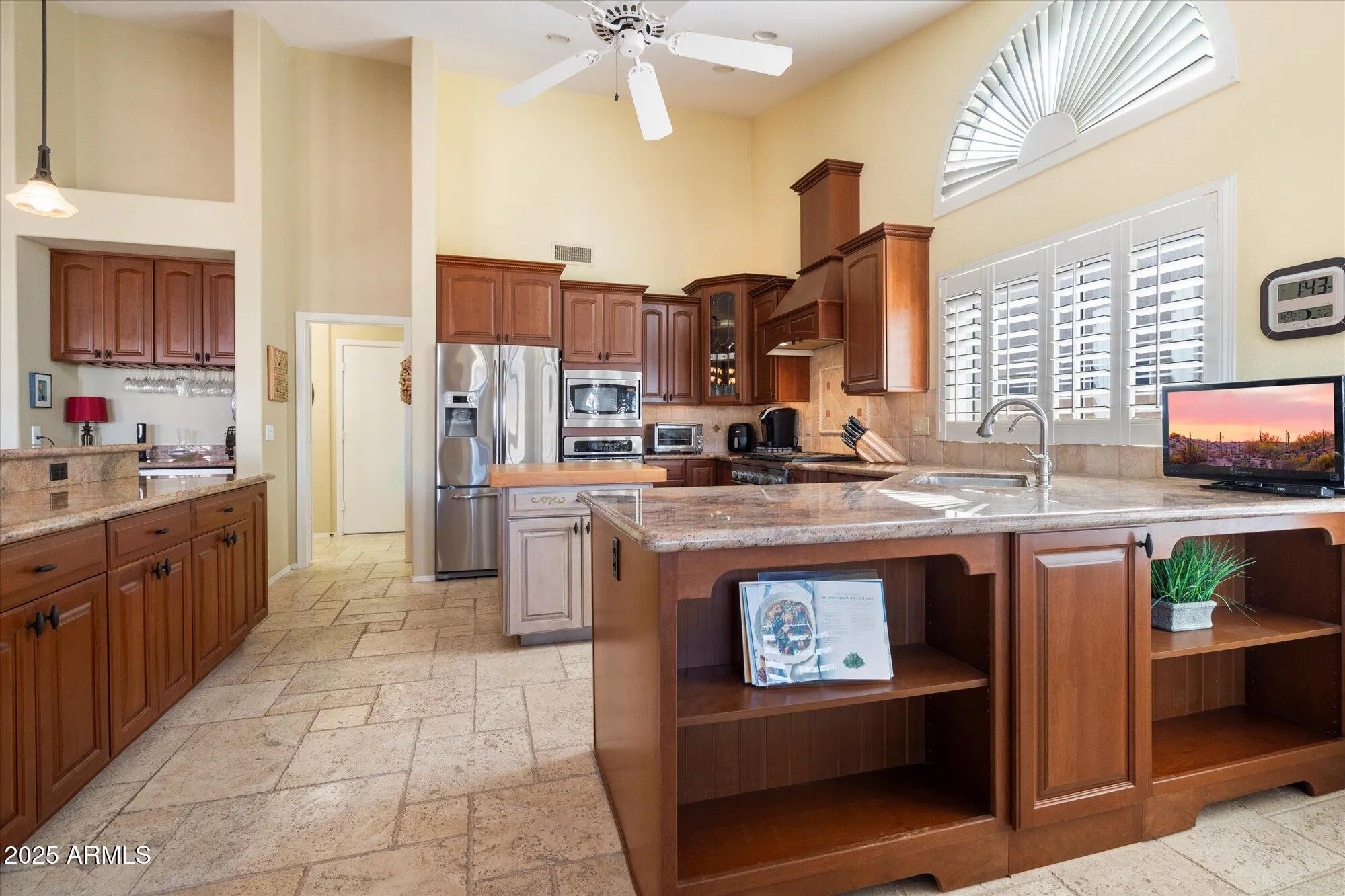 Property Slideshow image 13 of 31 | 8960 w kerry ln, Peoria, AZ, 85382