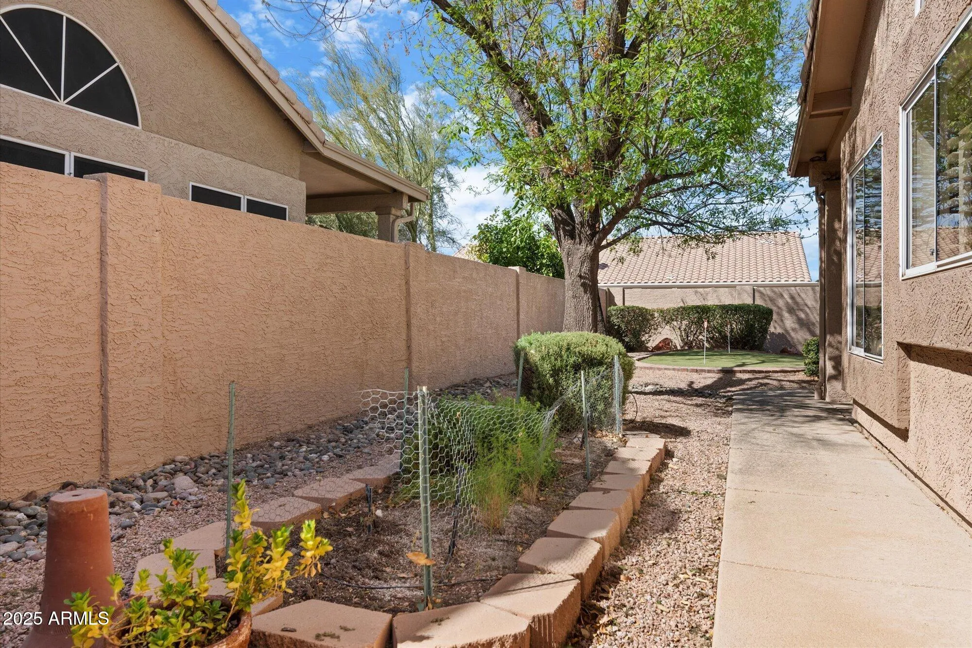 Property Slideshow image 27 of 31 | 8960 w kerry ln, Peoria, AZ, 85382