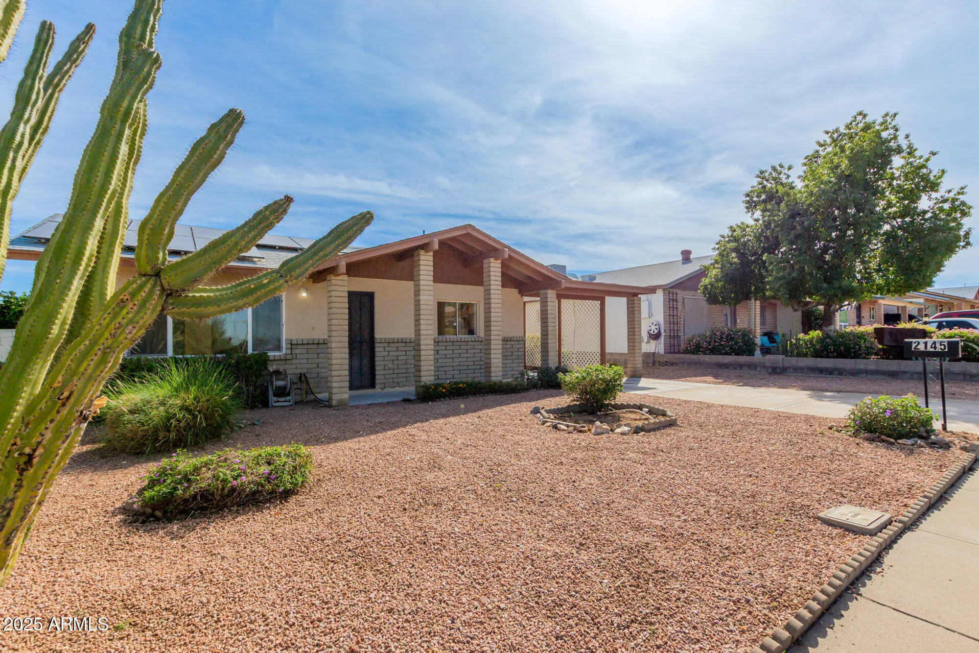 Property Slideshow image 3 of 21 | 2145 e betty elyse ln, Phoenix, AZ, 85022