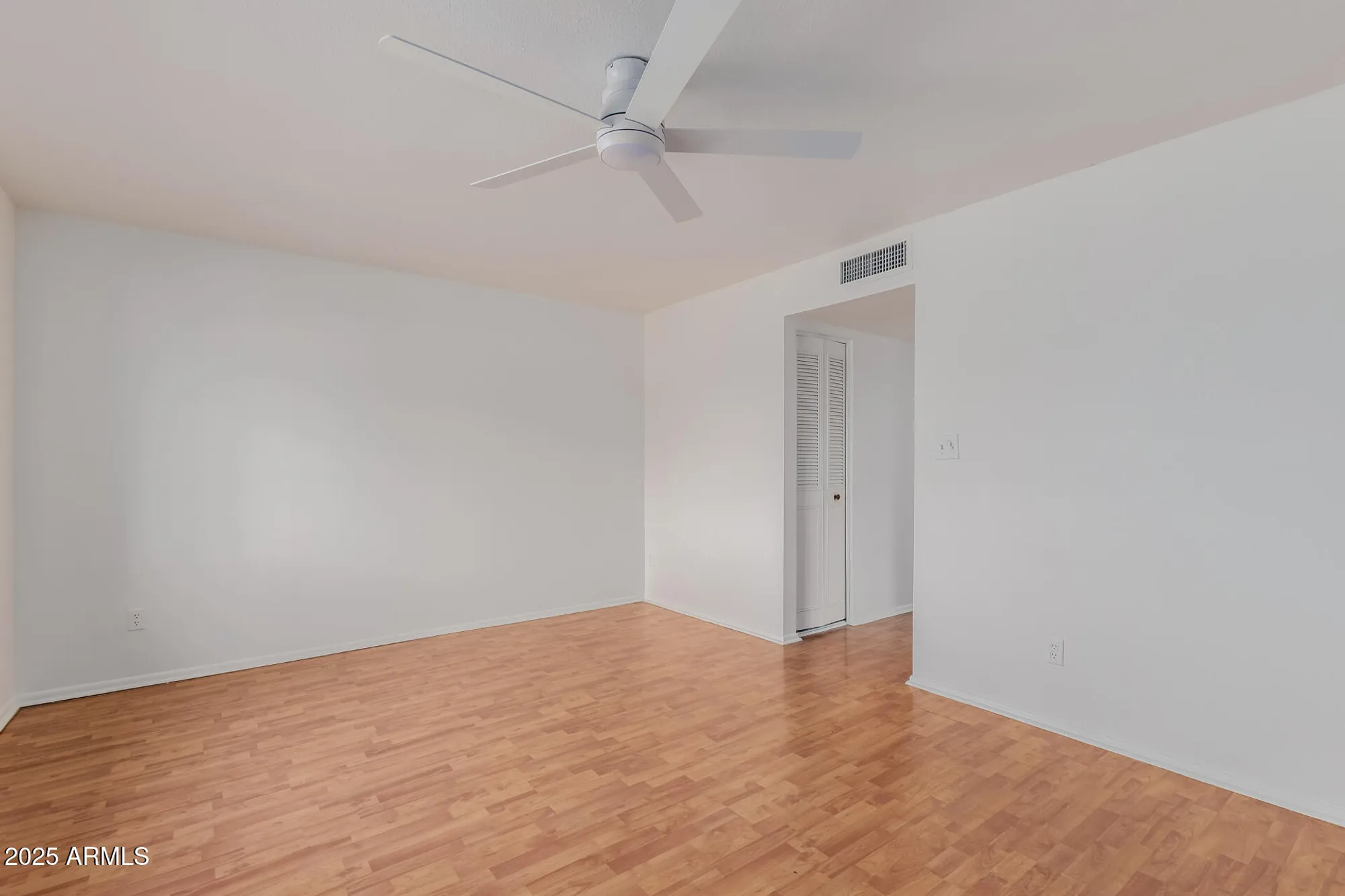 Property Slideshow image 5 of 21 | 2145 e betty elyse ln, Phoenix, AZ, 85022