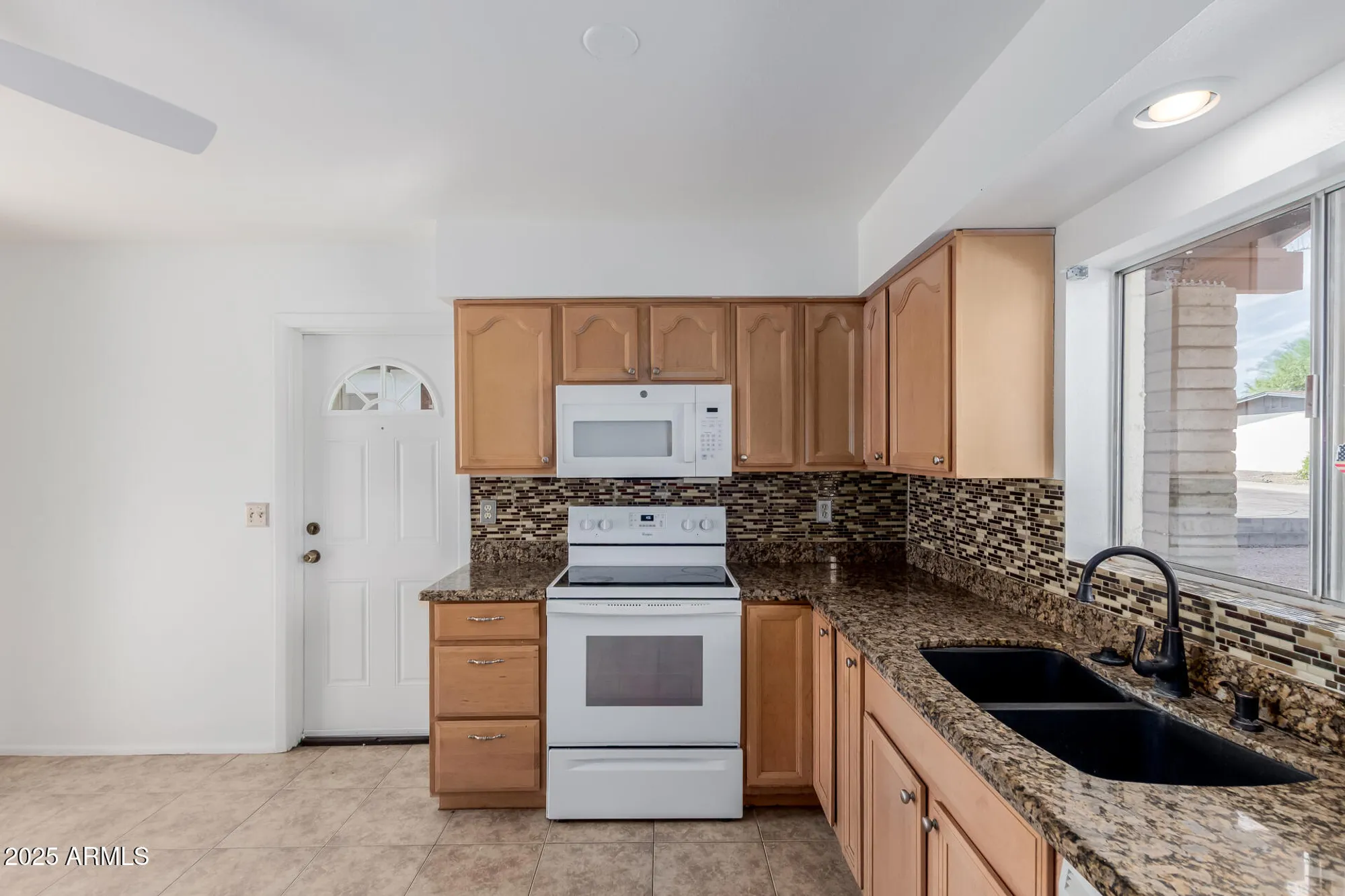 Property Slideshow image 9 of 21 | 2145 e betty elyse ln, Phoenix, AZ, 85022