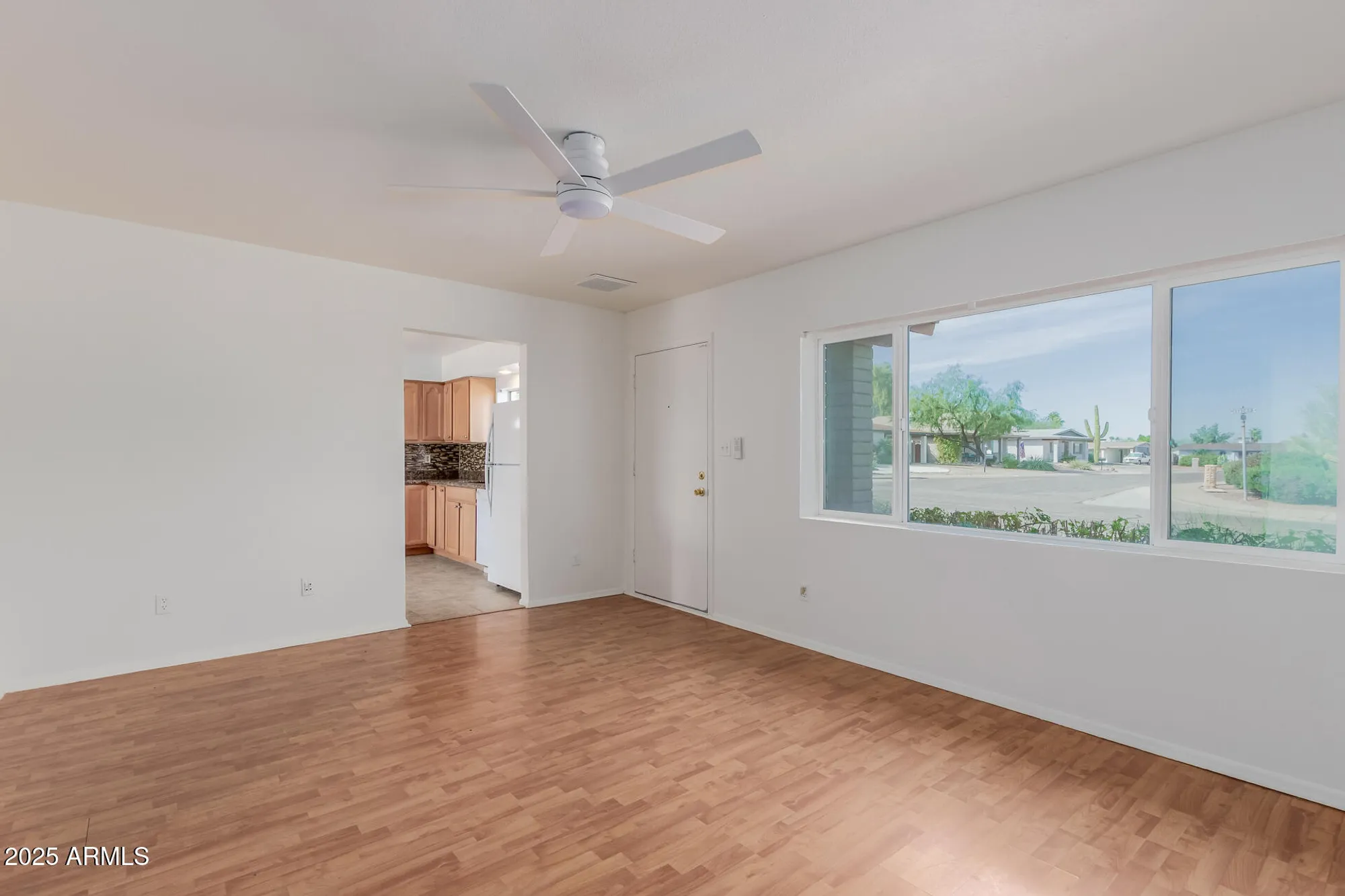 Property Slideshow image 6 of 21 | 2145 e betty elyse ln, Phoenix, AZ, 85022