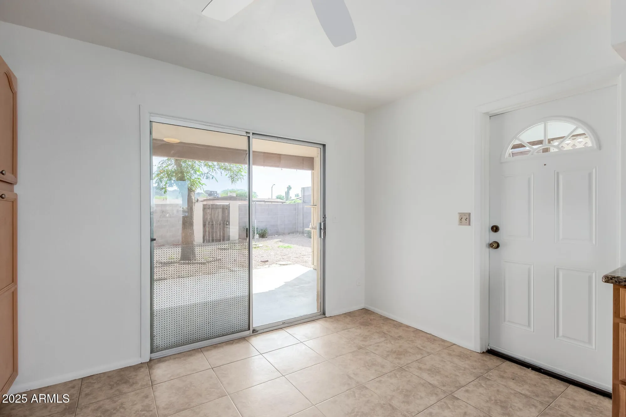 Property Slideshow image 7 of 21 | 2145 e betty elyse ln, Phoenix, AZ, 85022
