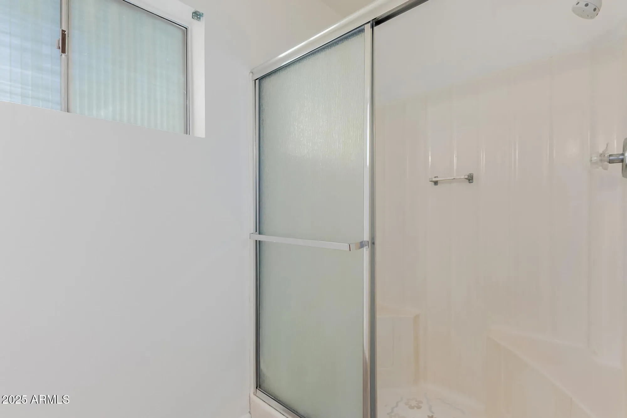 Property Slideshow image 12 of 21 | 2145 e betty elyse ln, Phoenix, AZ, 85022