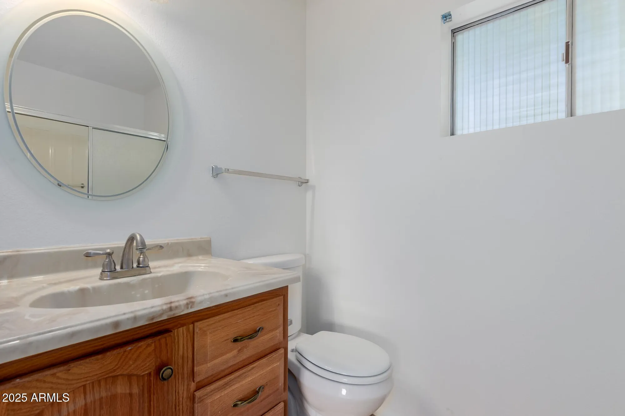 Property Slideshow image 13 of 21 | 2145 e betty elyse ln, Phoenix, AZ, 85022