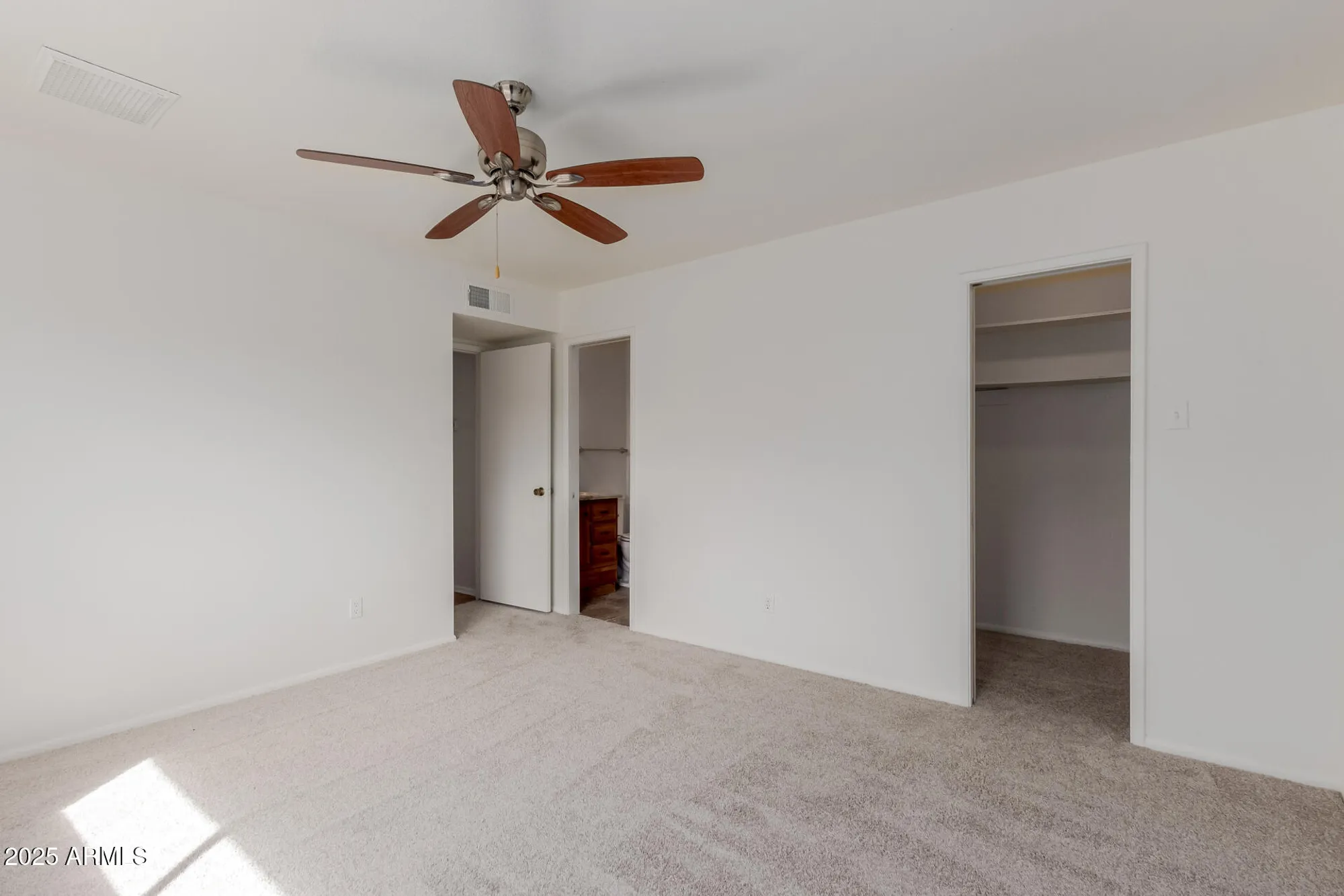 Property Slideshow image 11 of 21 | 2145 e betty elyse ln, Phoenix, AZ, 85022