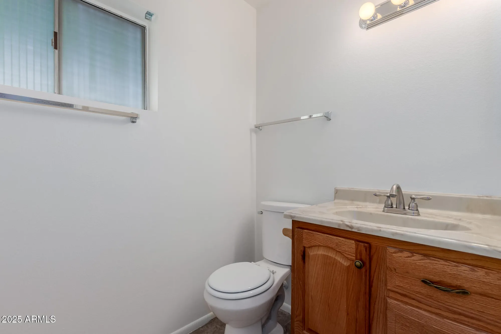 Property Slideshow image 17 of 21 | 2145 e betty elyse ln, Phoenix, AZ, 85022