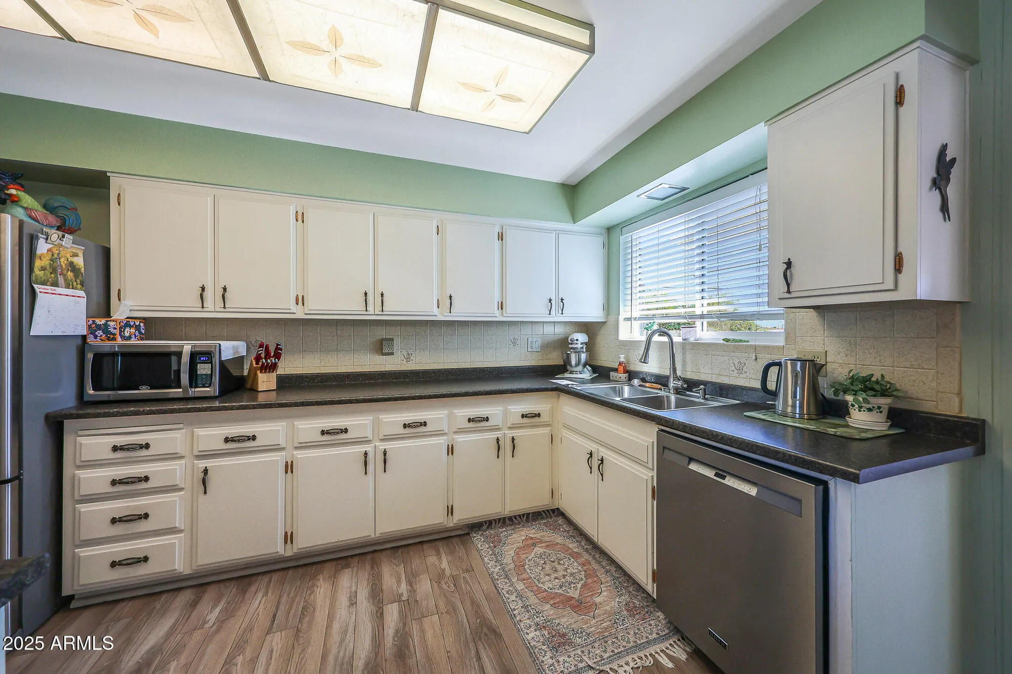 Property Slideshow image 17 of 49 | 9915 w hope cir, Sun City, AZ, 85351