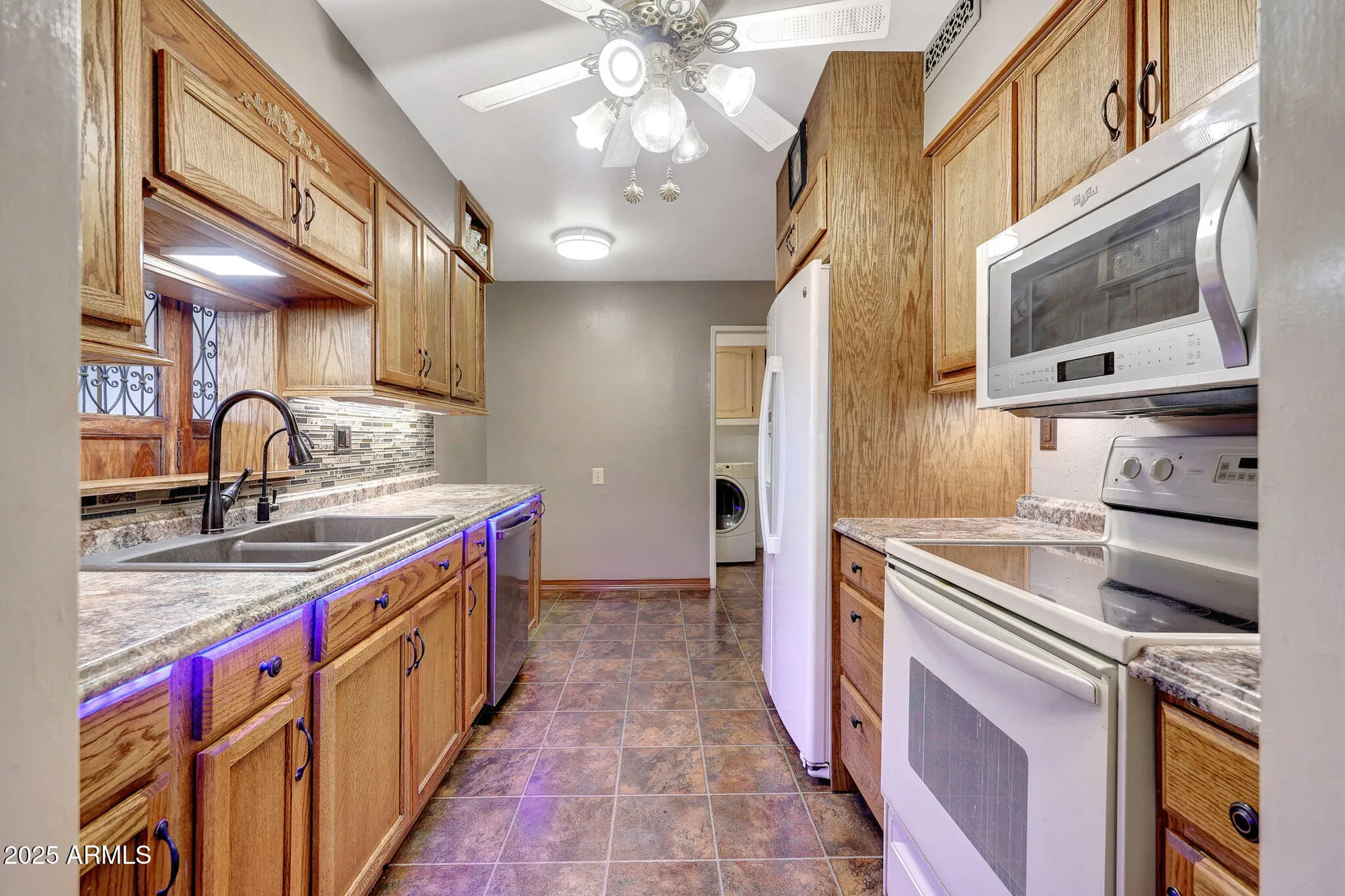 Property Slideshow image 13 of 37 | 10853 w santa fe dr, Sun City, AZ, 85351