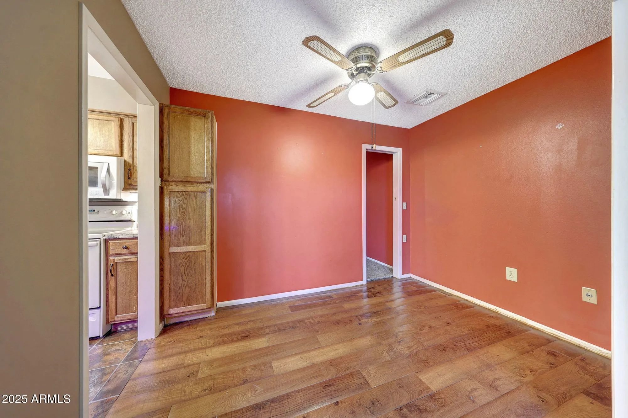Property Slideshow image 26 of 37 | 10853 w santa fe dr, Sun City, AZ, 85351