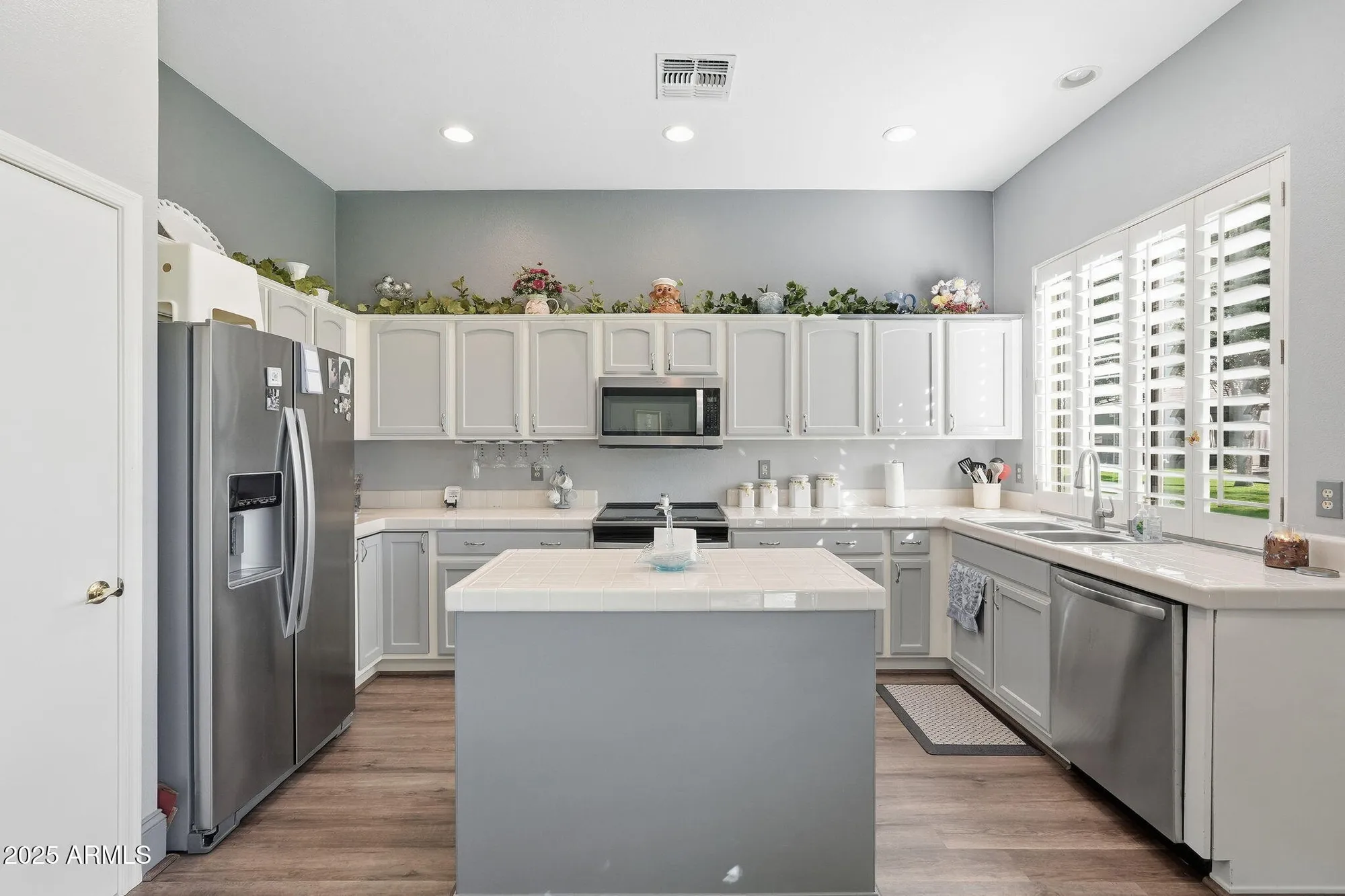 Property Slideshow image 10 of 41 | 9617 e champagne dr, Sun Lakes, AZ, 85248