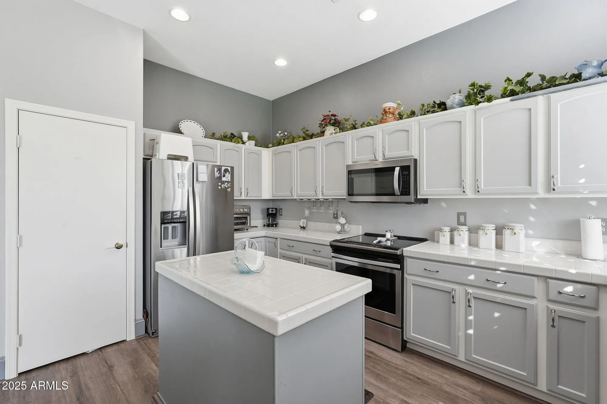 Property Slideshow image 11 of 41 | 9617 e champagne dr, Sun Lakes, AZ, 85248