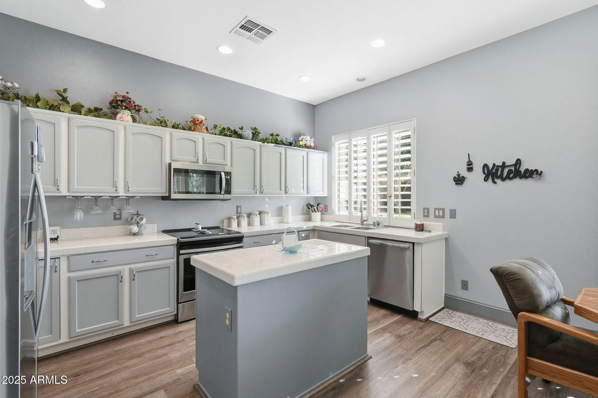 Property Slideshow image 15 of 41 | 9617 e champagne dr, Sun Lakes, AZ, 85248