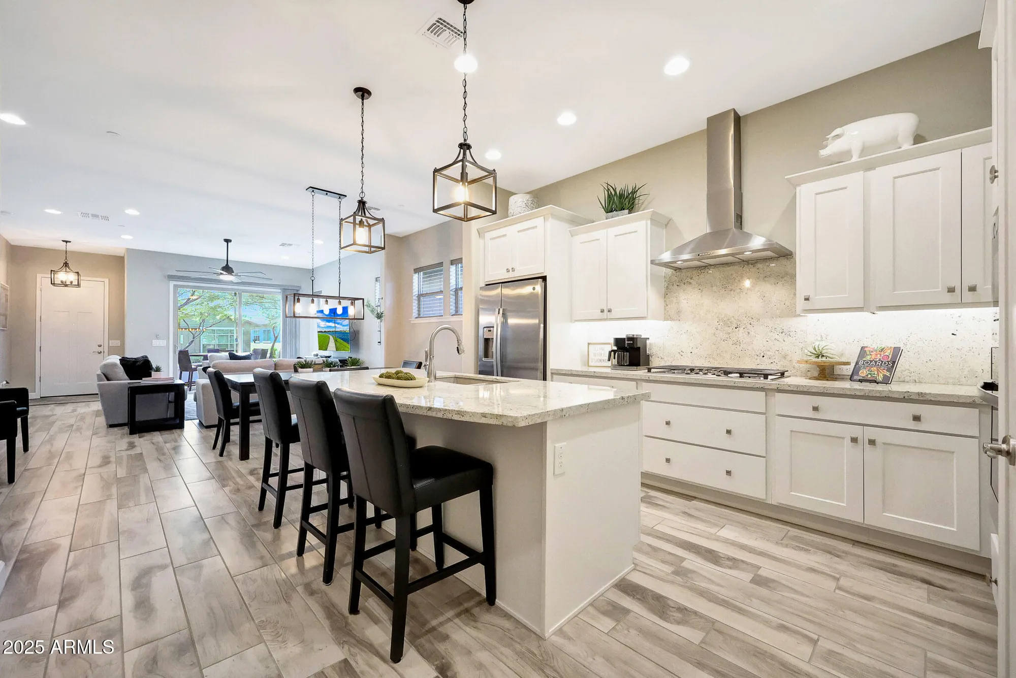 Property Slideshow image 14 of 42 | 20719 w medlock dr, Buckeye, AZ, 85396