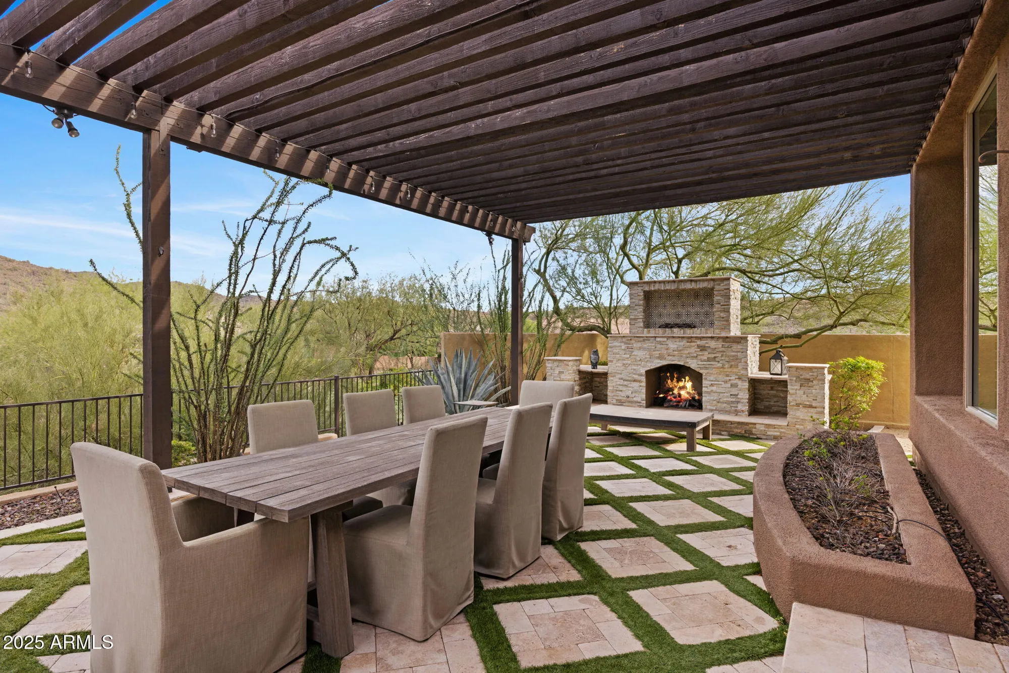 Property Slideshow image 2 of 95 | 2424 w shinnecock ct, Anthem, AZ, 85086