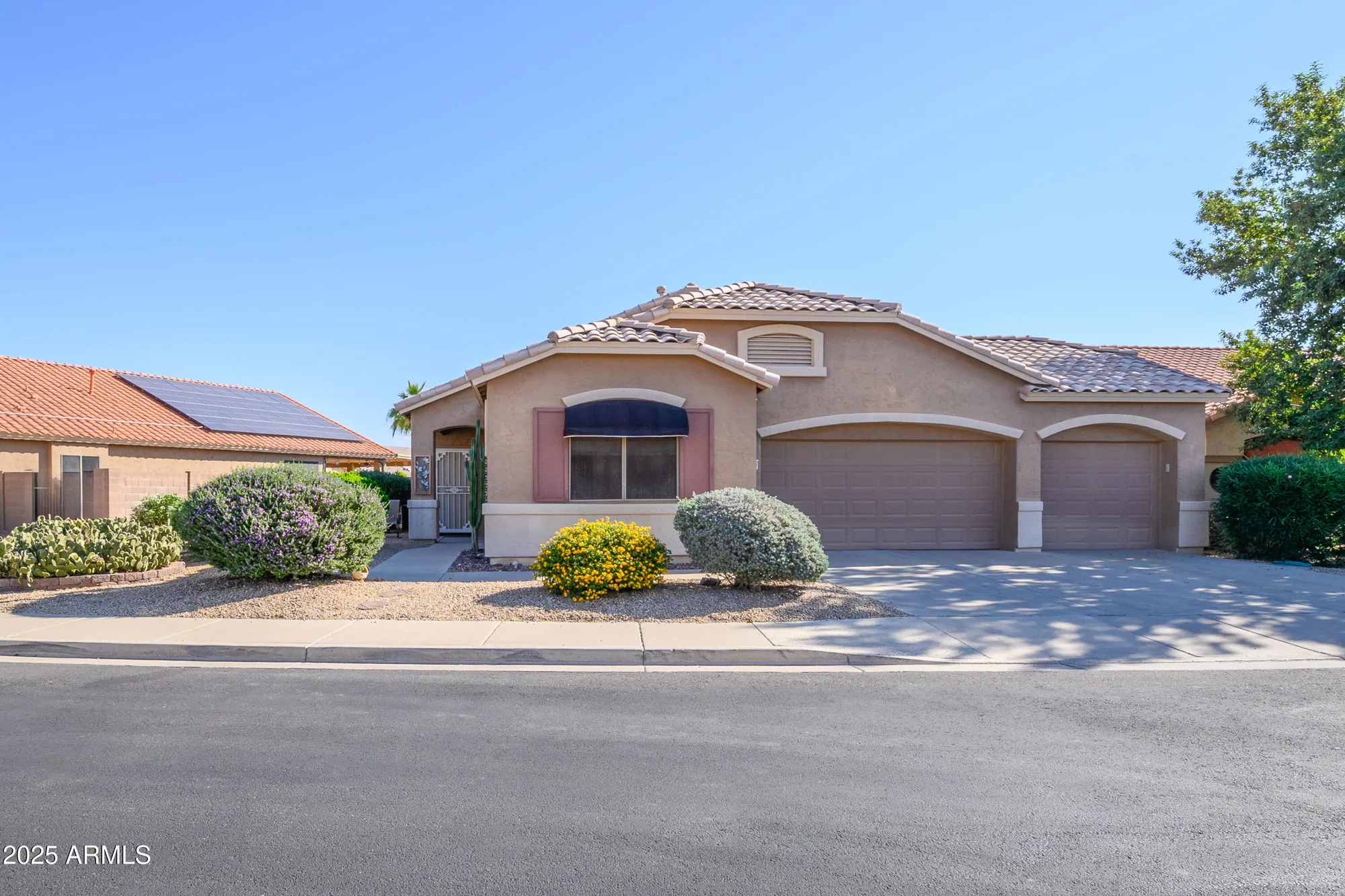 Property Slideshow image 1 of 39 | 17219 n linkletter ln, Surprise, AZ, 85374