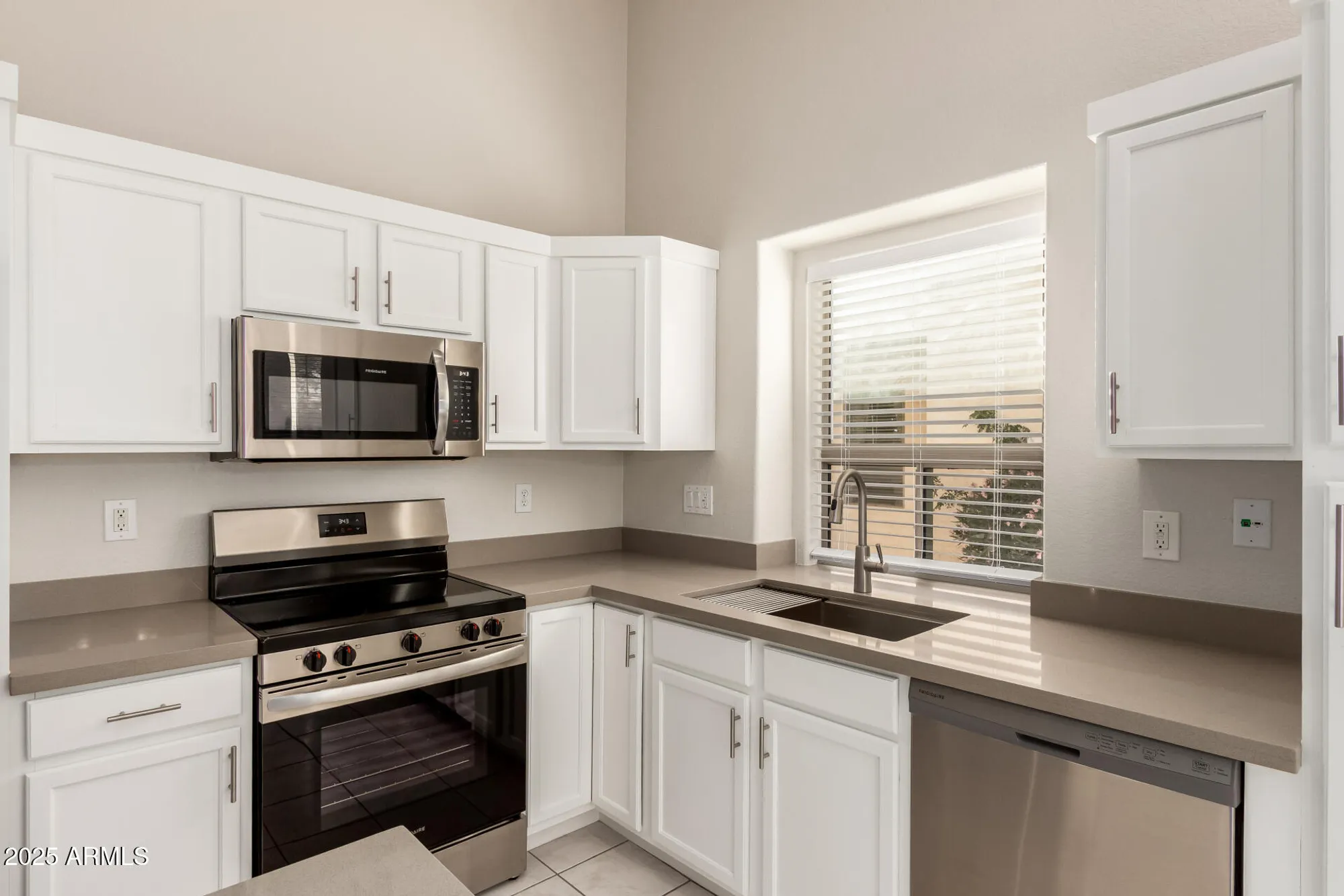Property Slideshow image 11 of 30 | 18040 w spencer dr, Surprise, AZ, 85374
