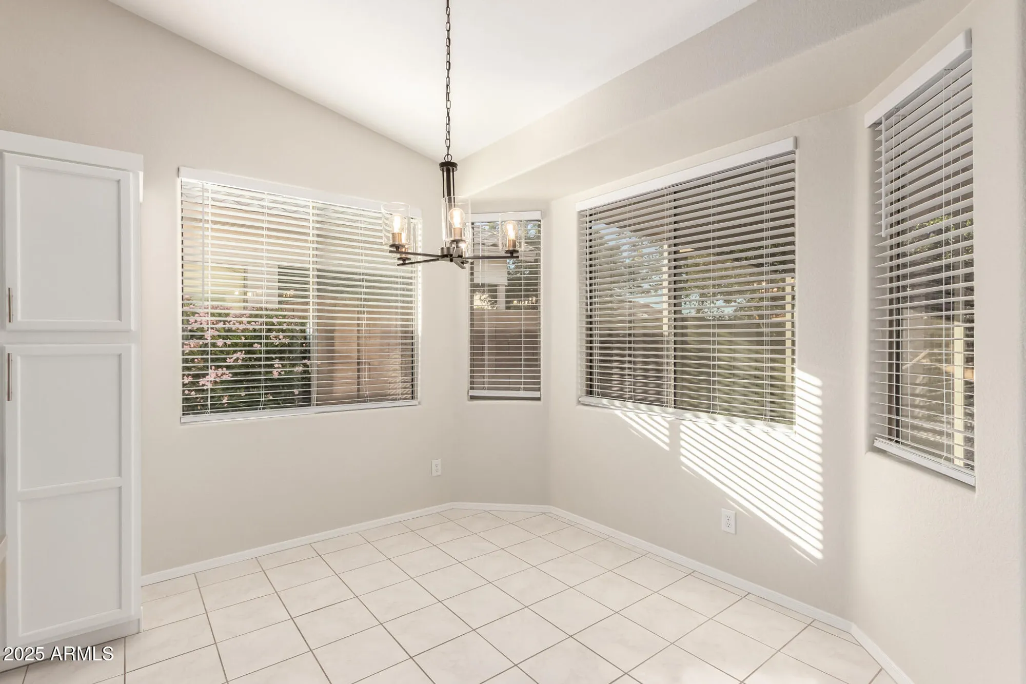 Property Slideshow image 12 of 30 | 18040 w spencer dr, Surprise, AZ, 85374