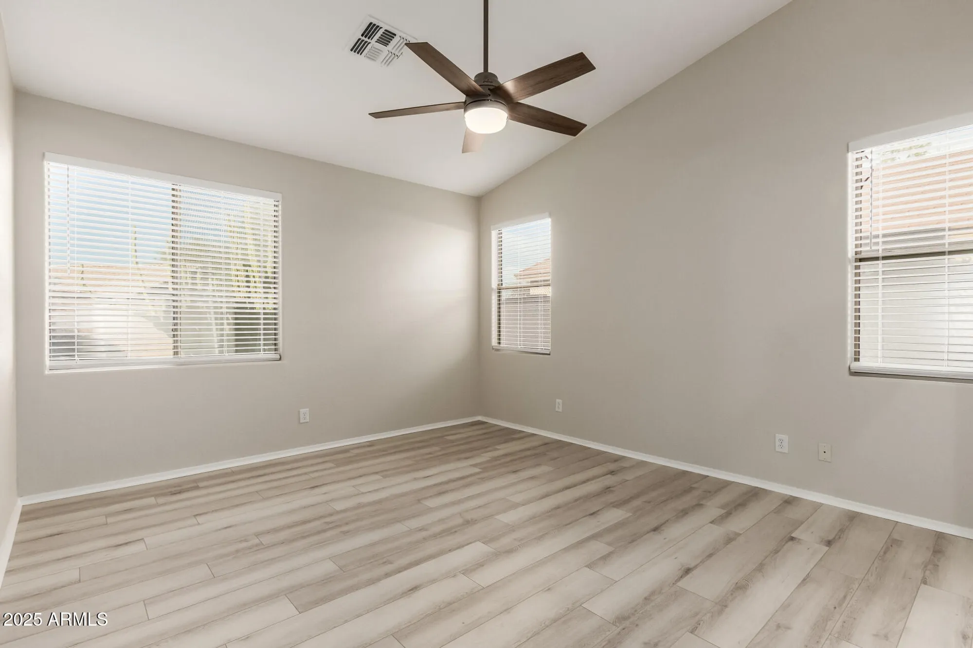 Property Slideshow image 13 of 30 | 18040 w spencer dr, Surprise, AZ, 85374