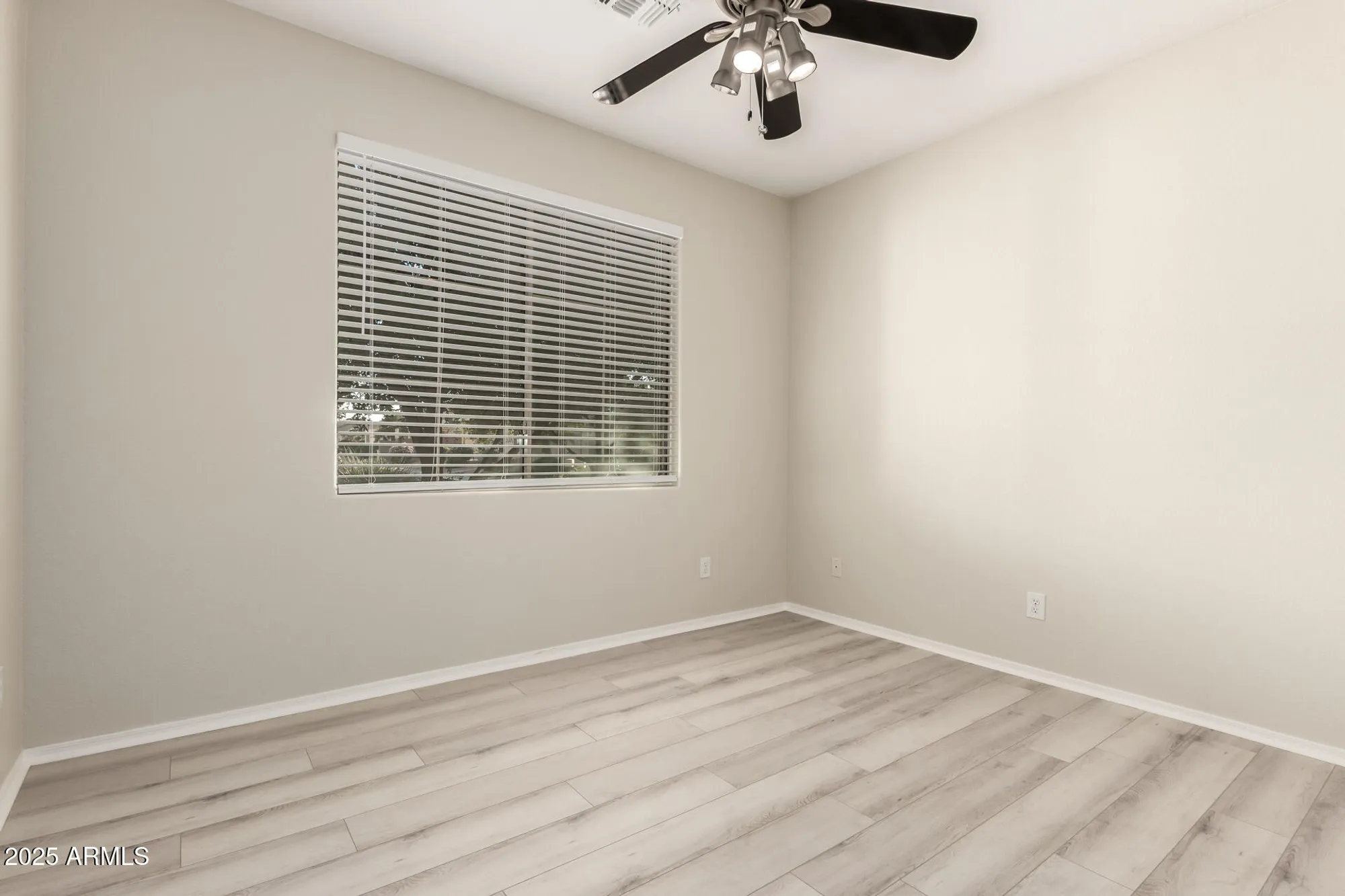 Property Slideshow image 18 of 30 | 18040 w spencer dr, Surprise, AZ, 85374